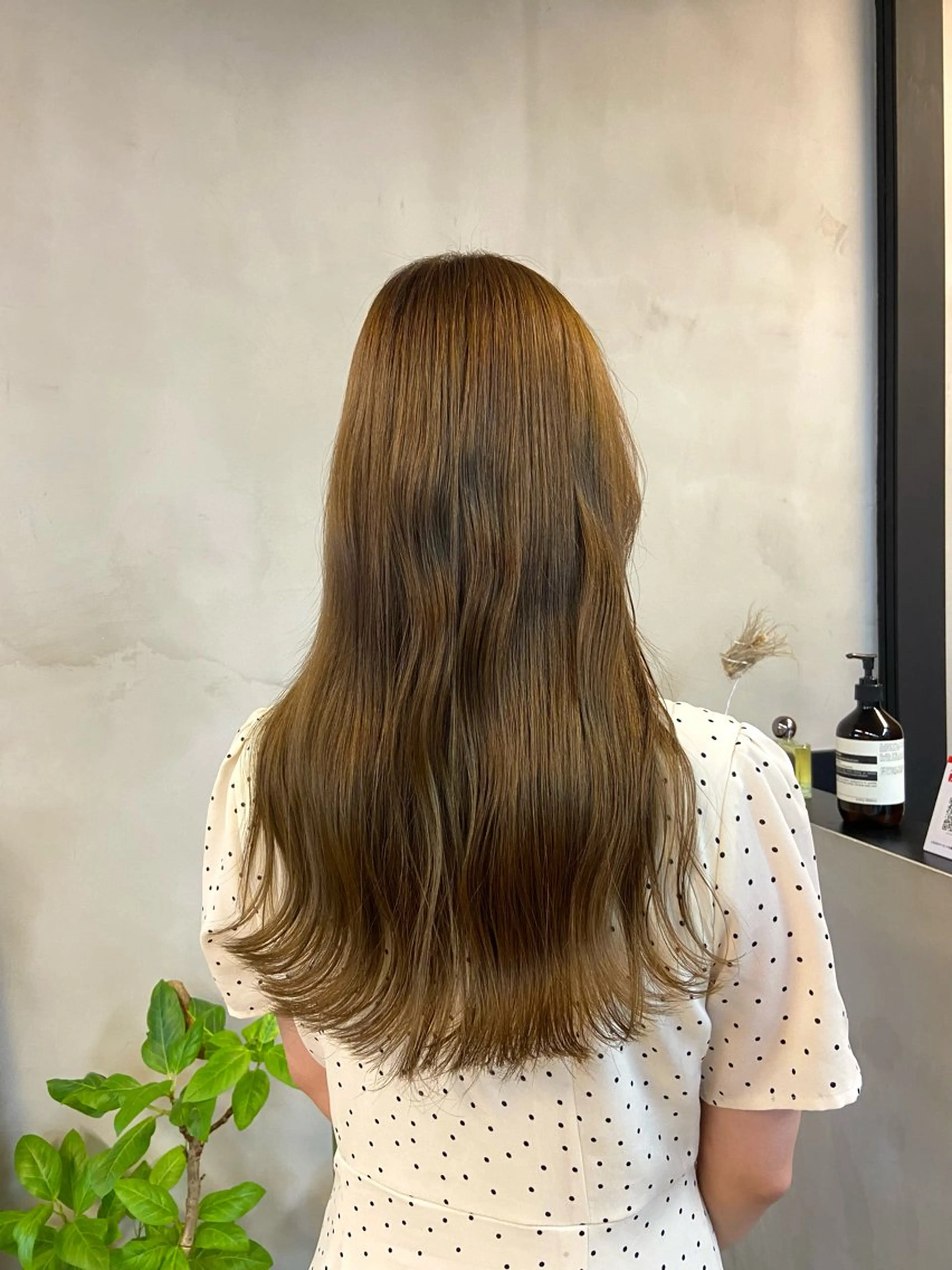 ミディアム カラー ベージュカラー ブリーチ ブリーチなしカラー オリーブベージュ ヘアカラー トリートメント mana／Wカラー／ ブリーチなし暖色のヘアスタイル