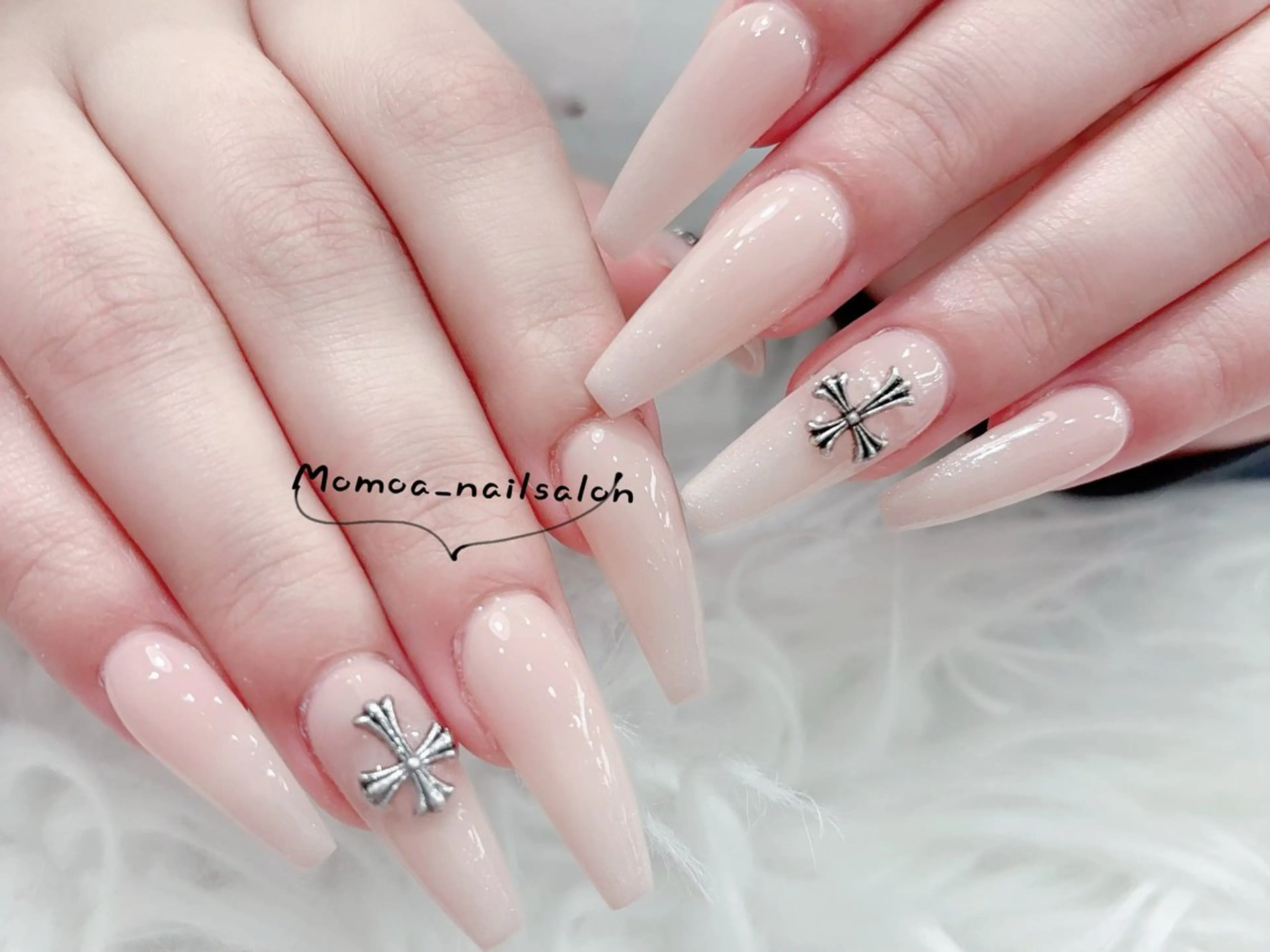 ネイル キラキラネイル スカルプネイル ハンドネイル MoMoA Nail ネイル長さ出し専門店のネイルデザイン