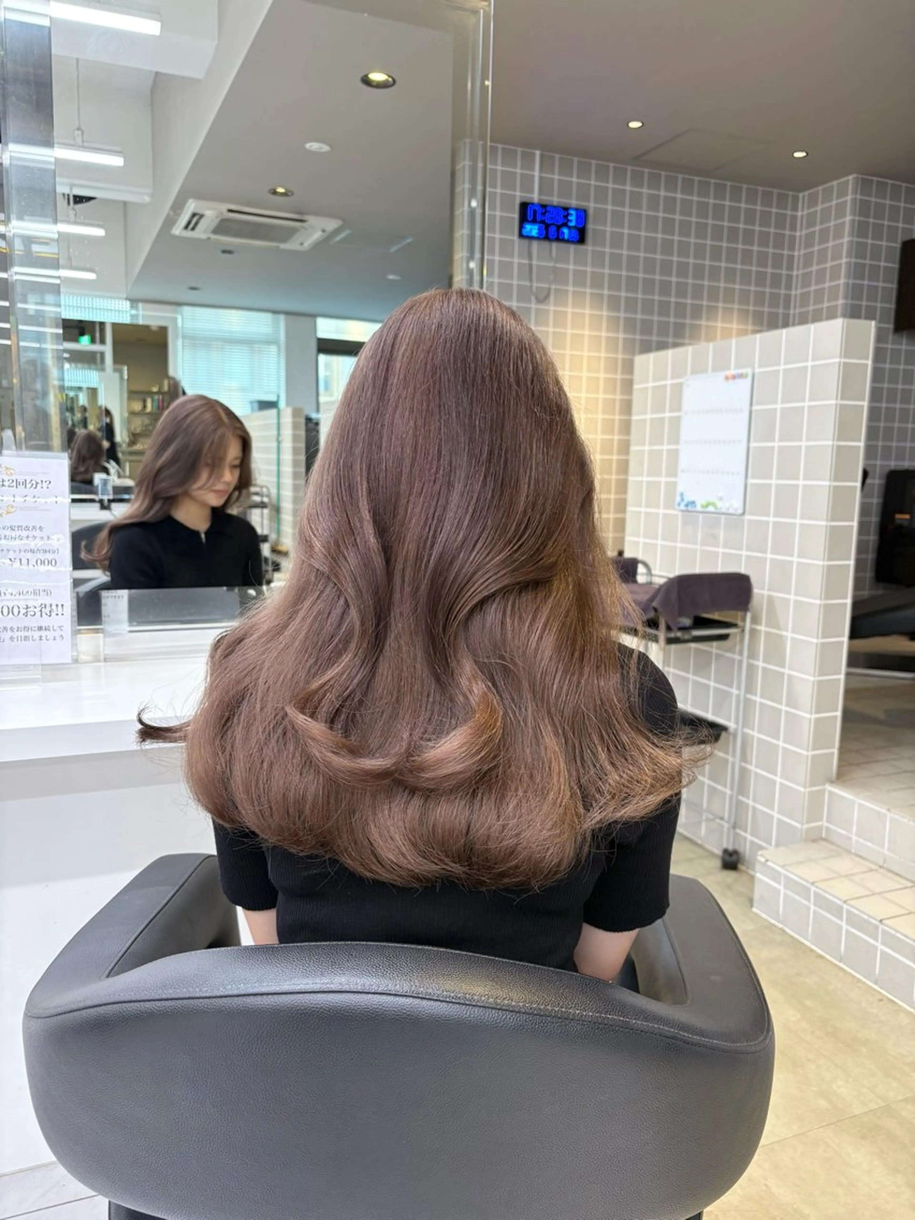 カラー ヘアカラー トリートメント ベージュ／ピンク【く すみカラー】レイヤーのヘアスタイル