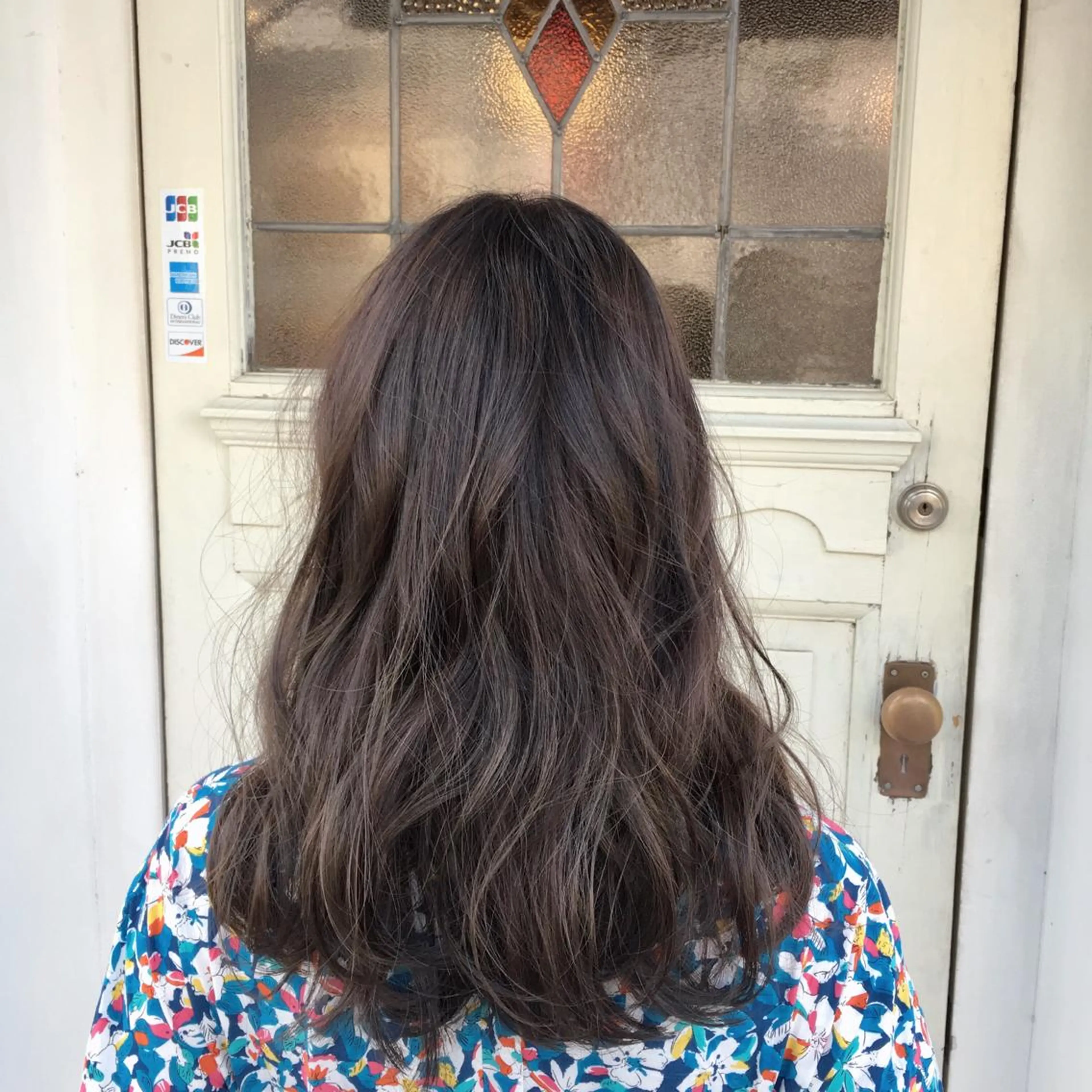 ロング カラー グレージュ ハイライトカラー ハイライト h a k u 大倉 卓人のヘアスタイル