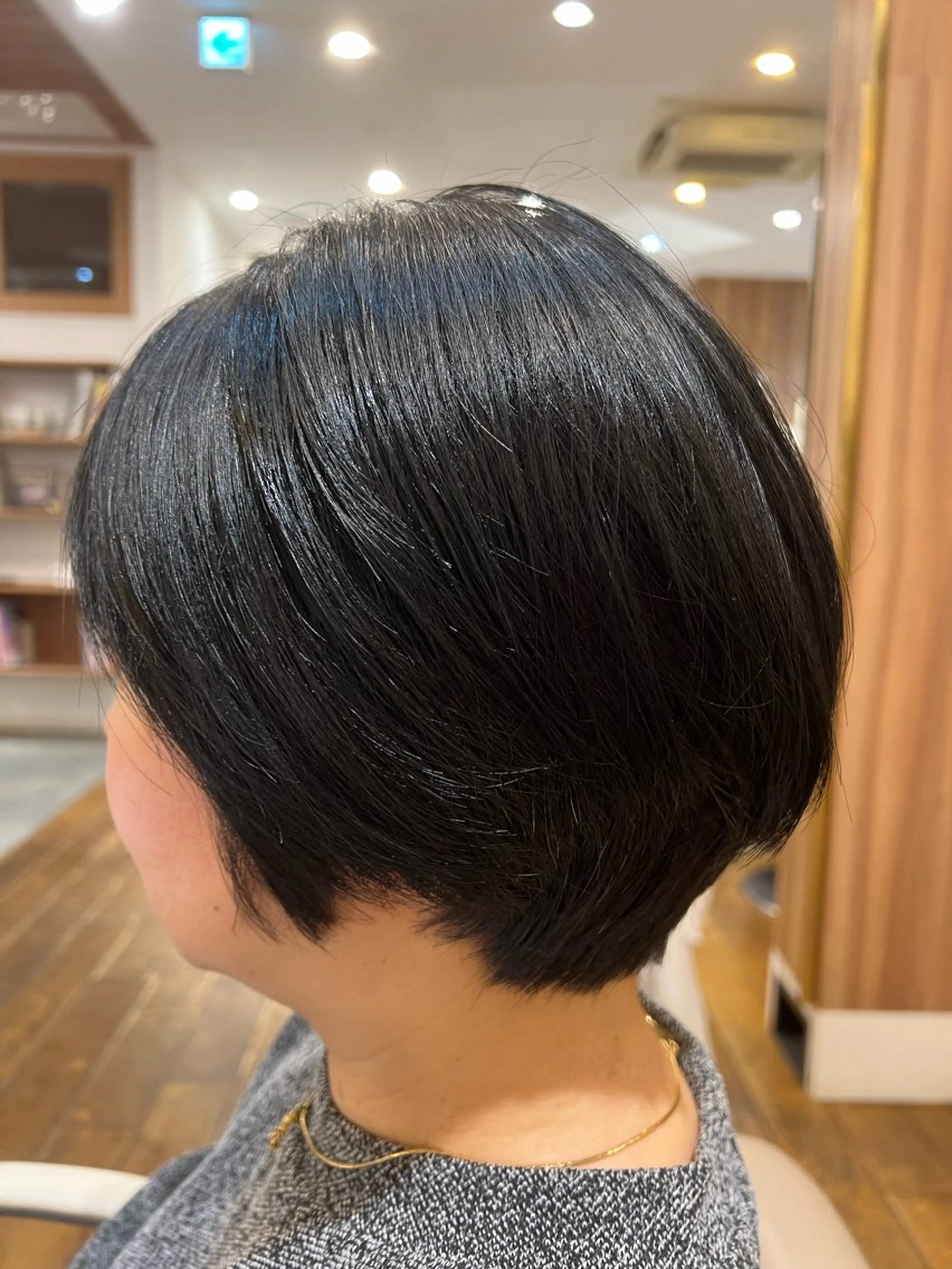 ショート 村中 逸紀のヘアスタイル