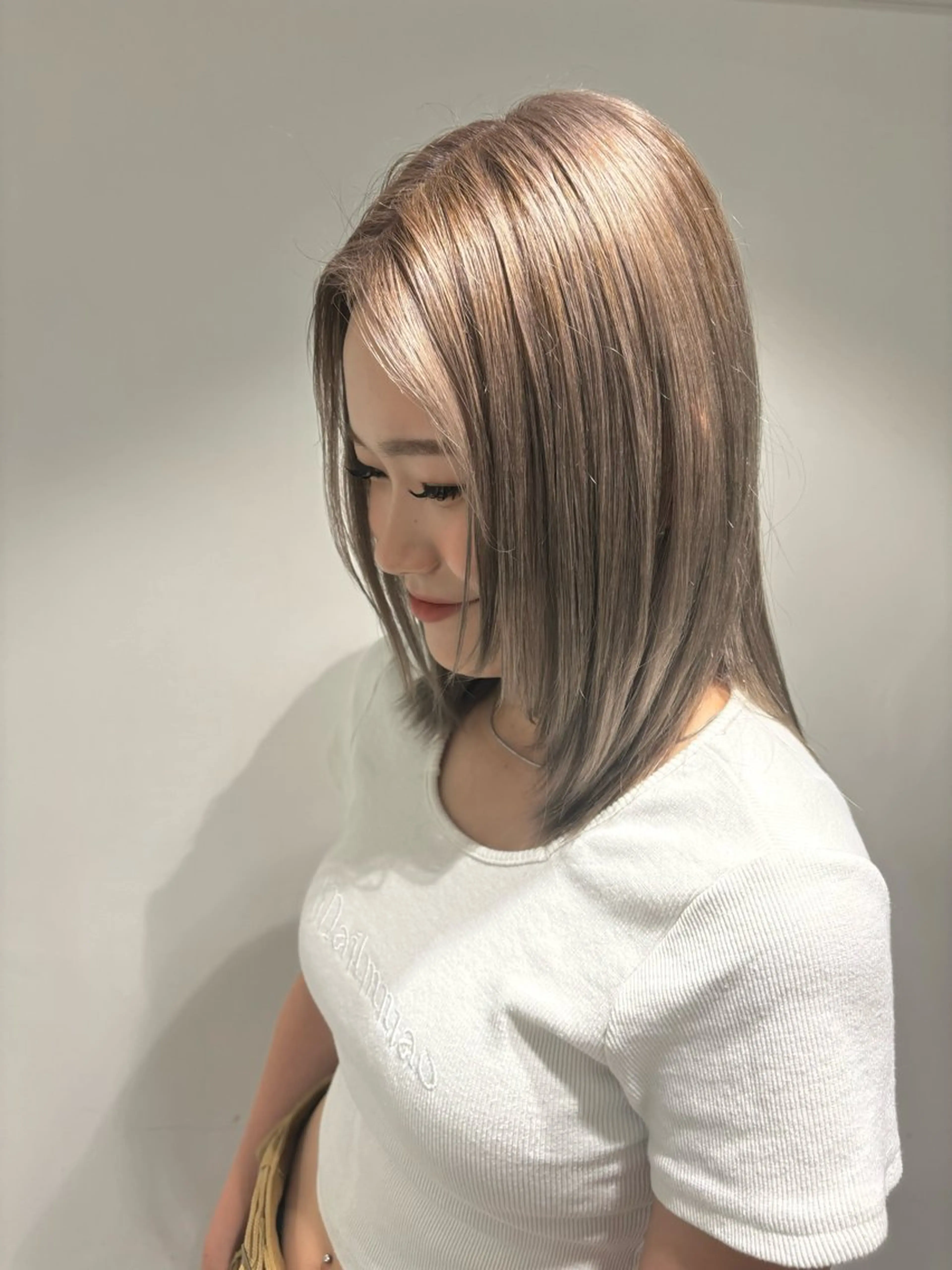 セミロング カラー カット Yuzu️🫧AO/ 艶カラー/韓国ヘアのヘアスタイル