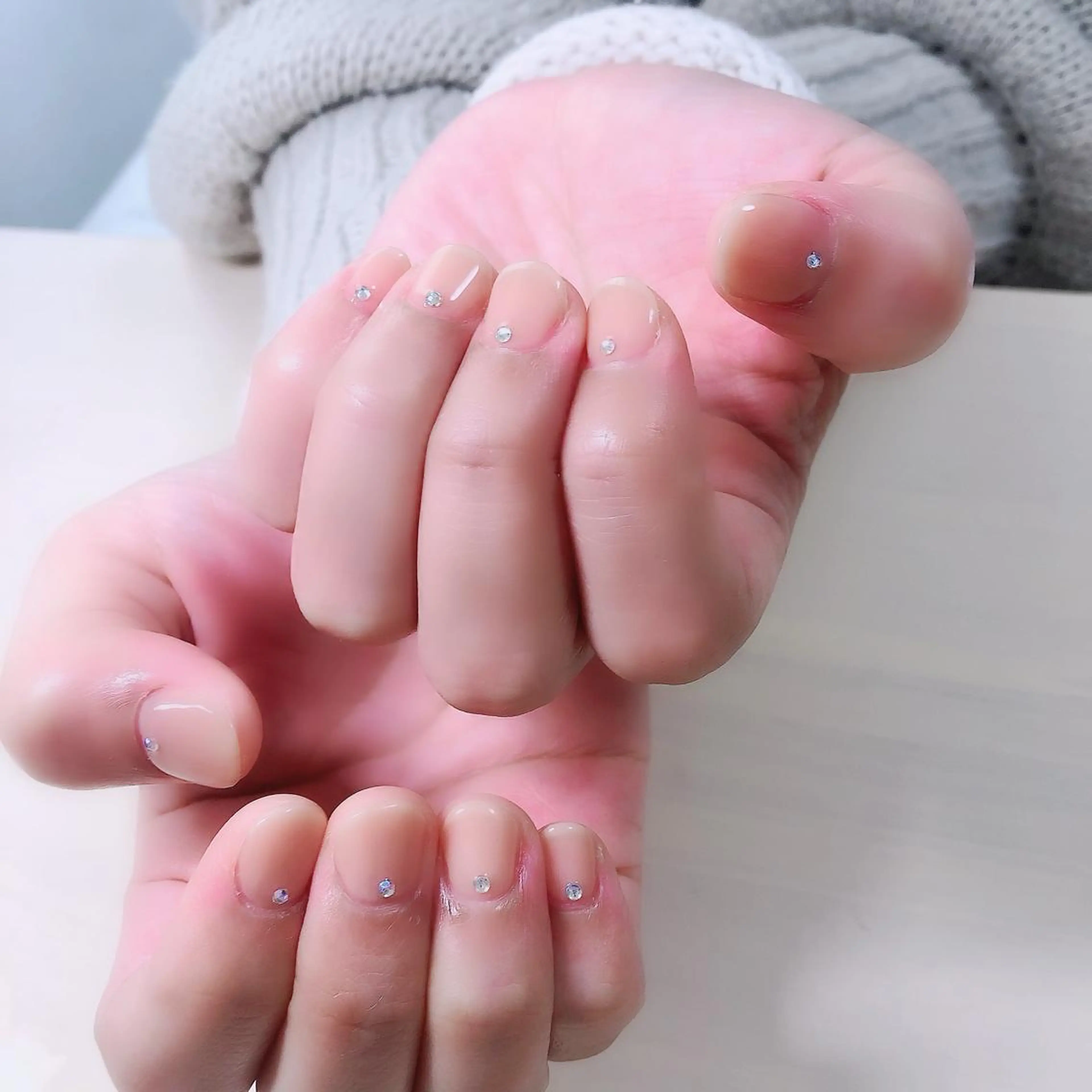 ネイル ワンカラーネイル ストーンネイル 結城 怜菜のネイルデザイン