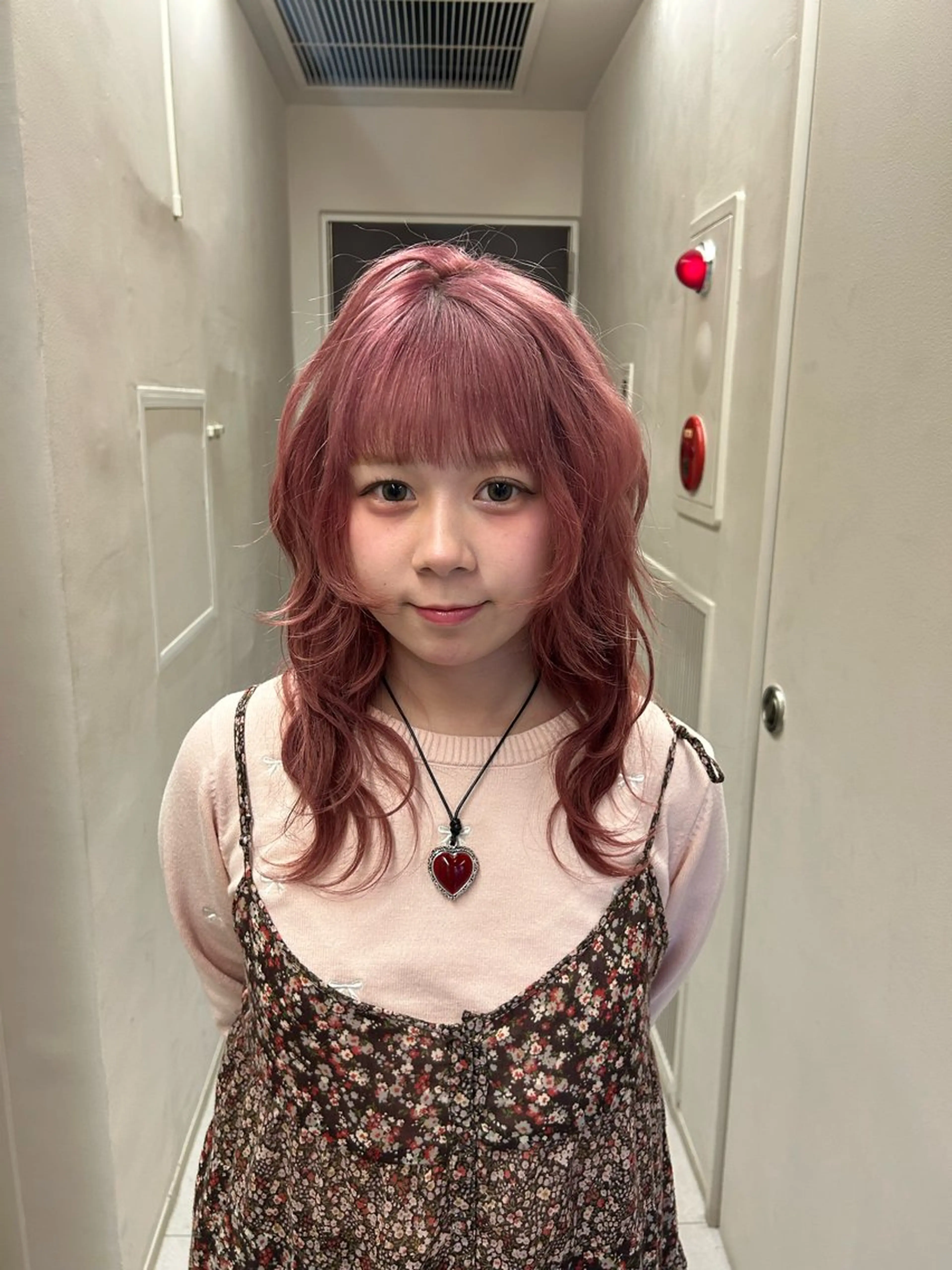 セミロング ヘアカラー 🐈‍⬛デザイン カラー特化🐈‍⬛彩のヘアスタイル
