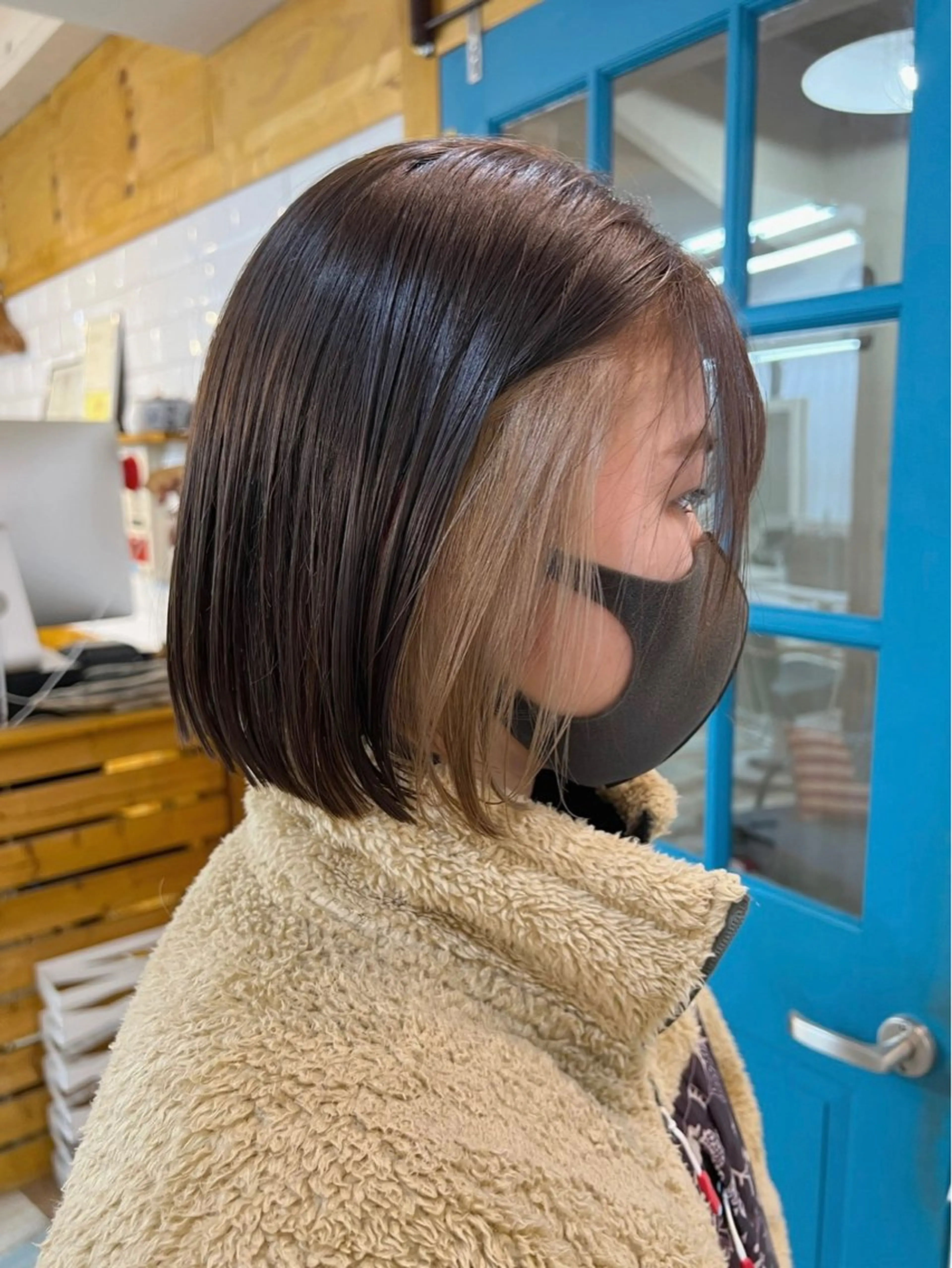 ショート カラー ベージュカラー デザインカラー イヤリングカラー ボブ カット ヘアカラー トリートメント KANA/ボブ/ インナーカラー/艶髪のヘアスタイル