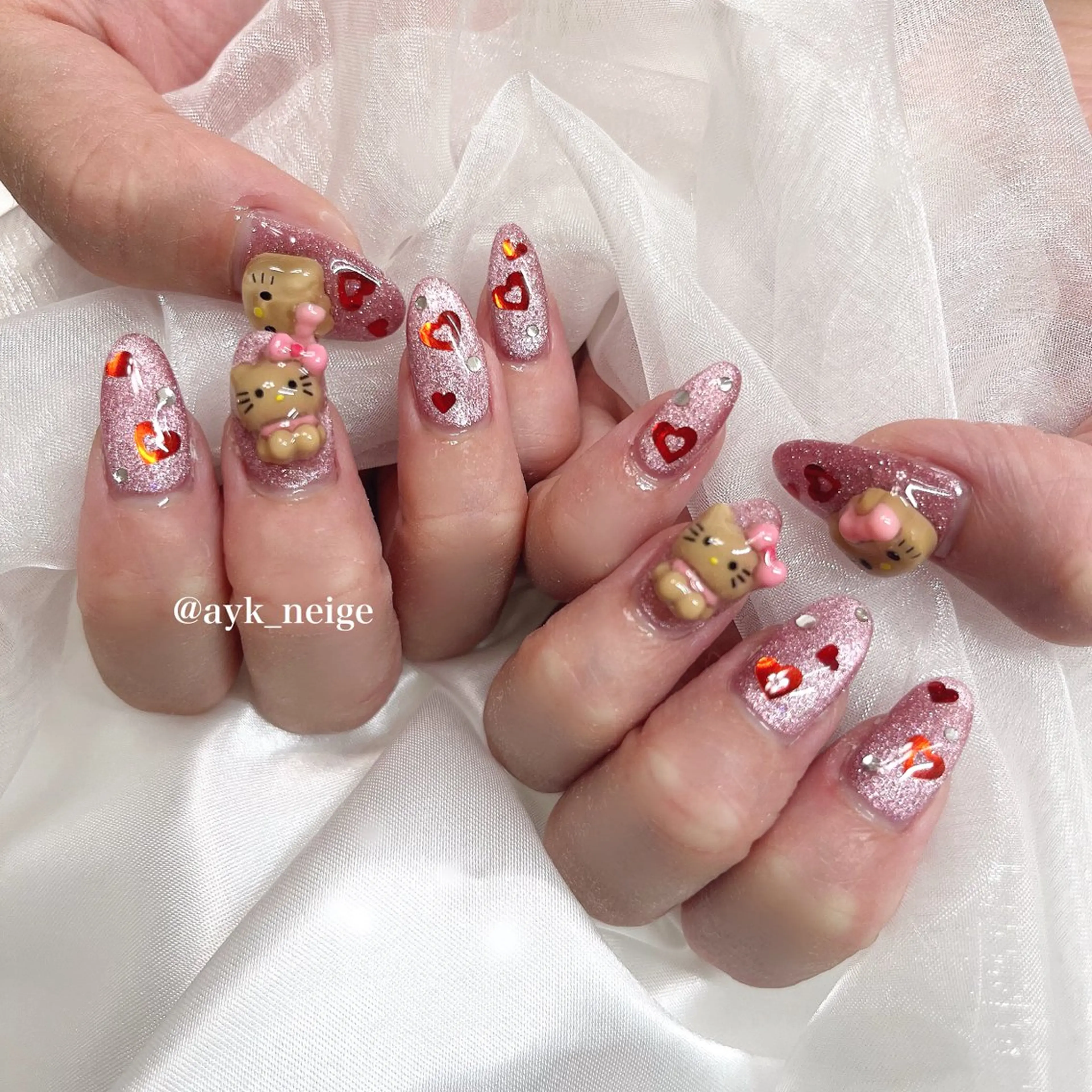 ネイル フットネイル フレンチネイル キラキラネイル 韓国ネイル マグネットネイル n'eige nail所属・大谷 綾香のネイルデザイン