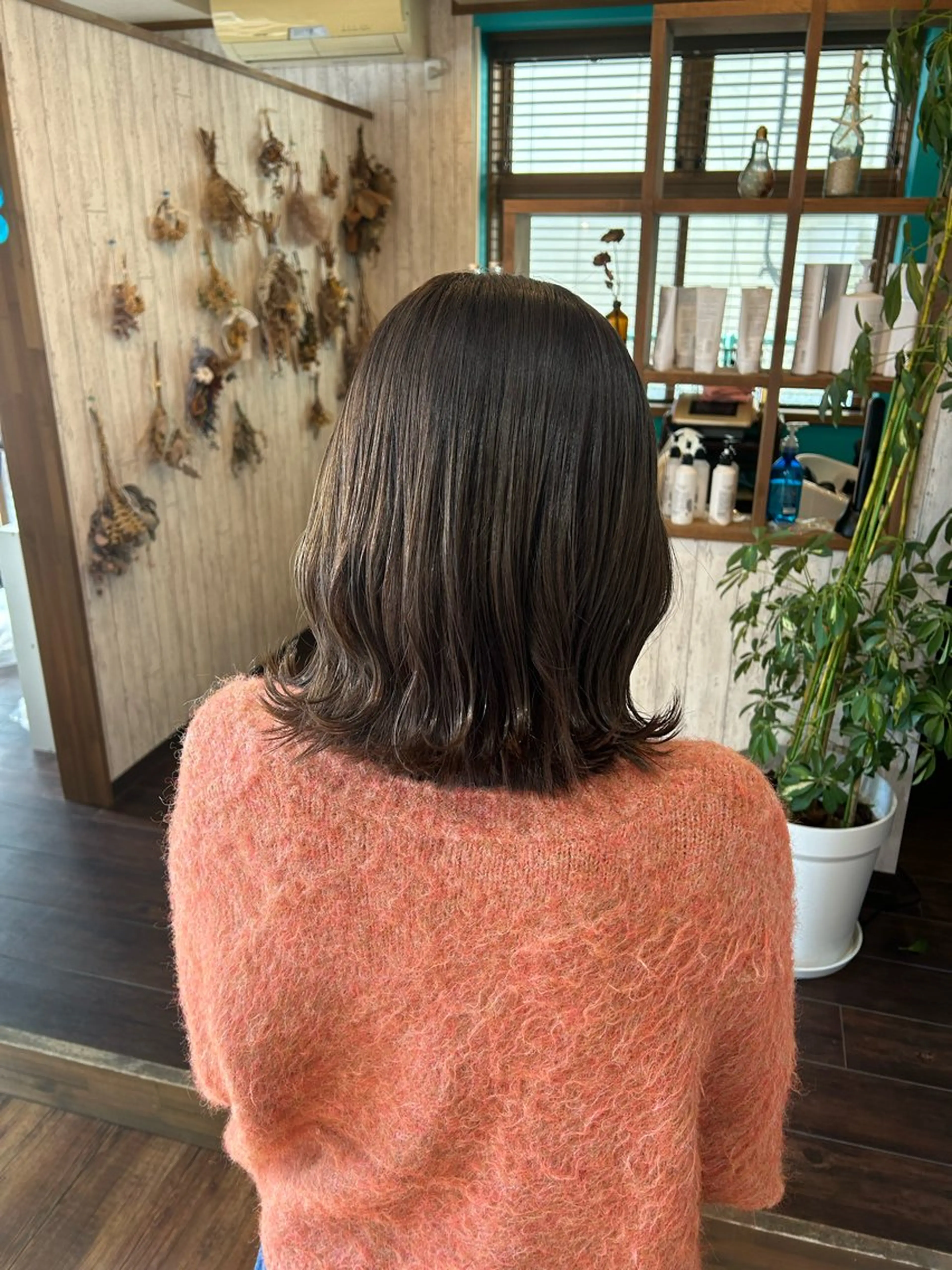ミディアム カラー ヘアカラー 早坂 さくらのヘアスタイル