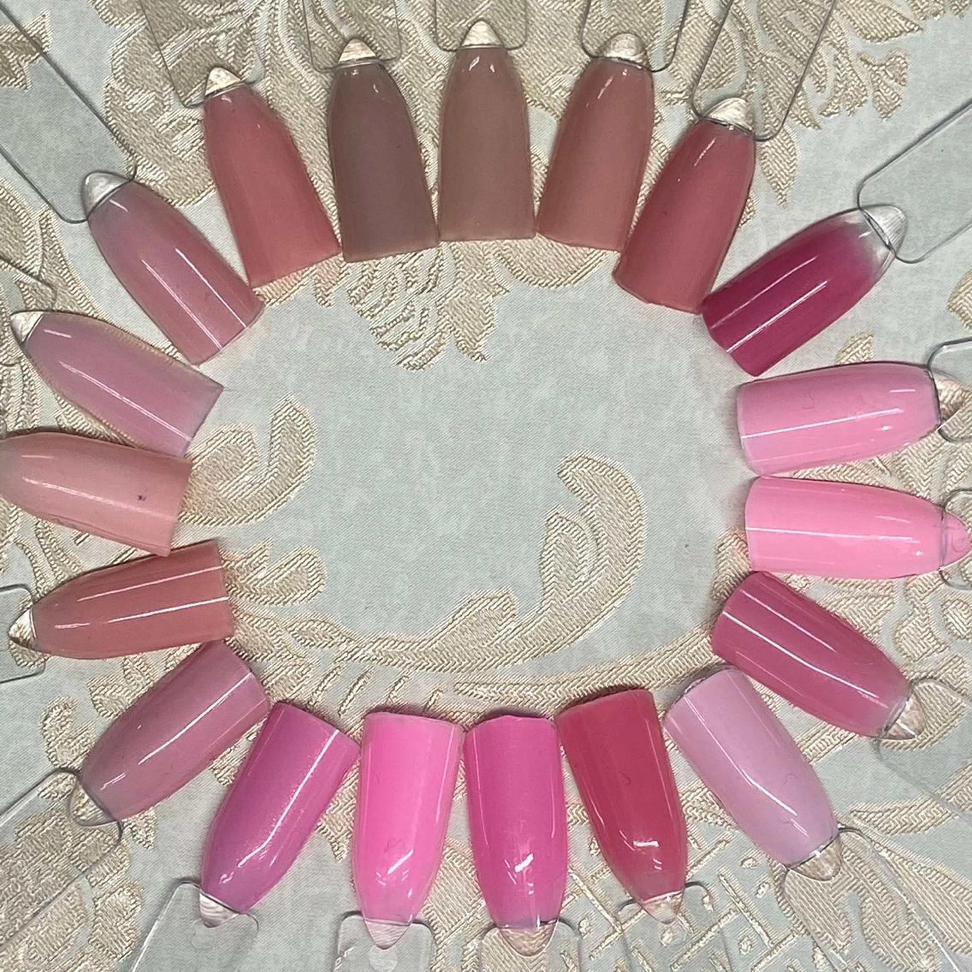 ネイル マツエク・マツパ KITTY 立川のネイルデザイン