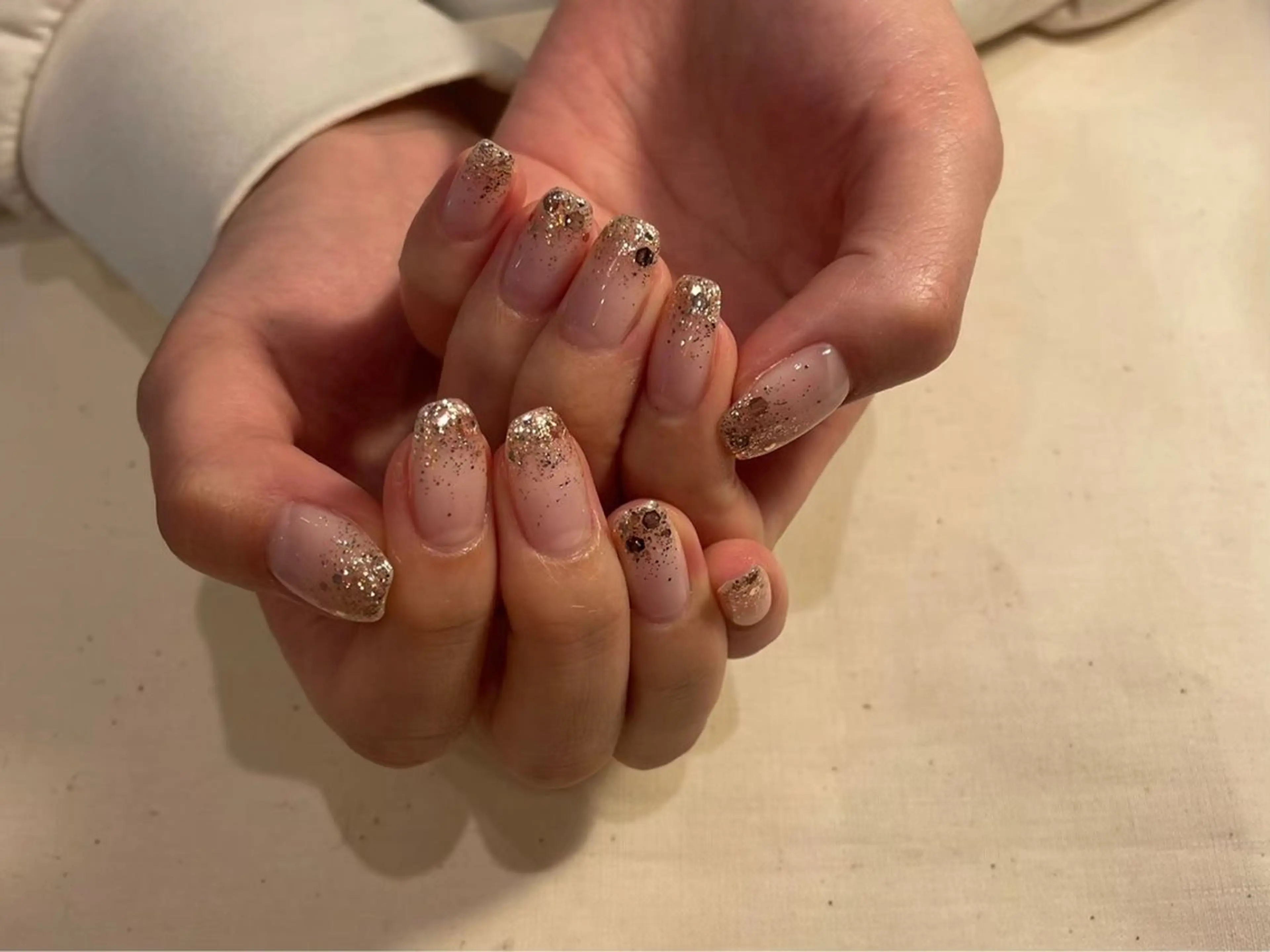 オフ無料✨☆ハンドジェル☆ラメグラデーション💅の写真
