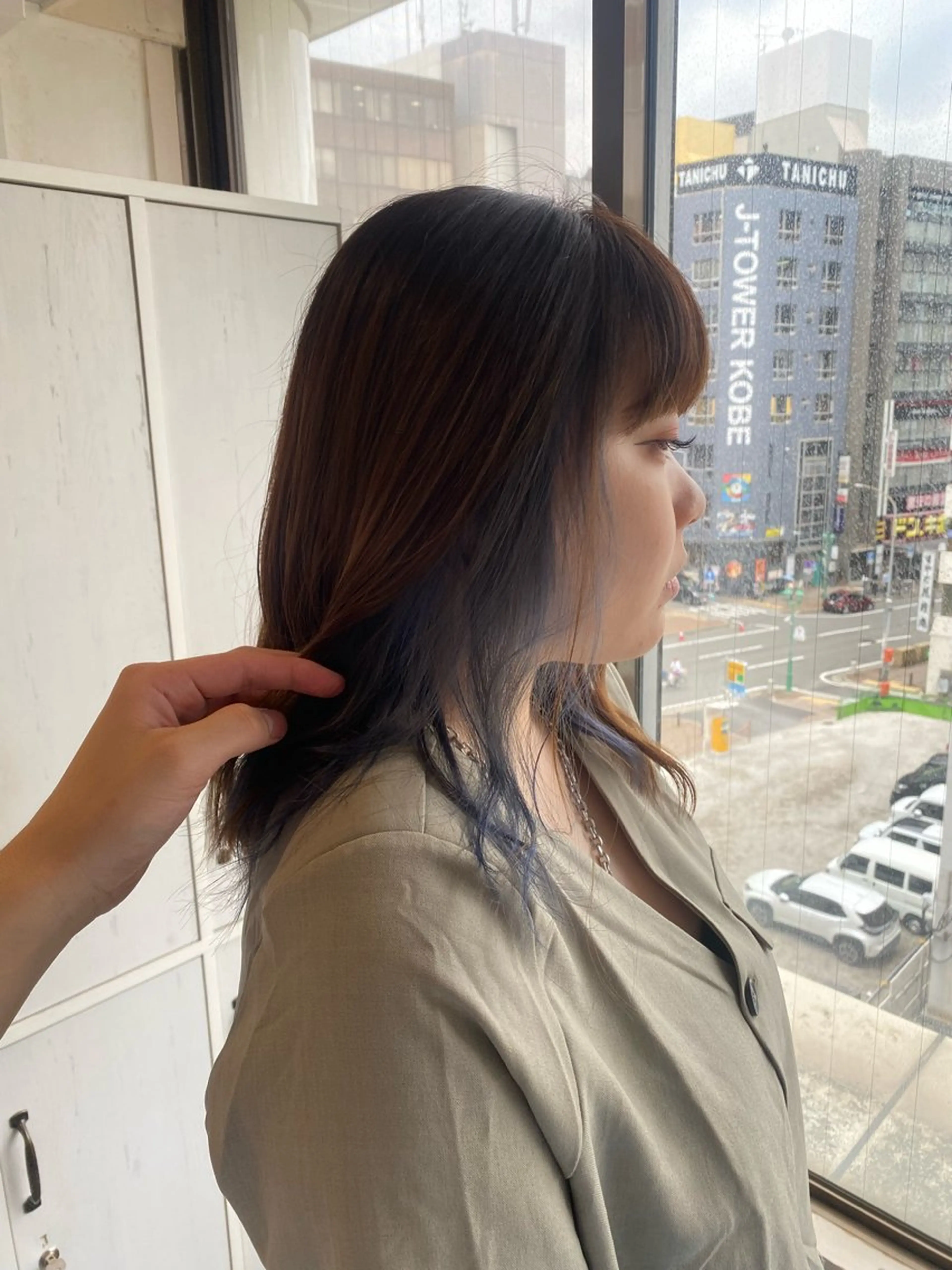 セミロング カラー ブリーチ インナーカラー ヘアカラー 縮毛矯正とブリーチ /杉村凜汰郎のヘアスタイル
