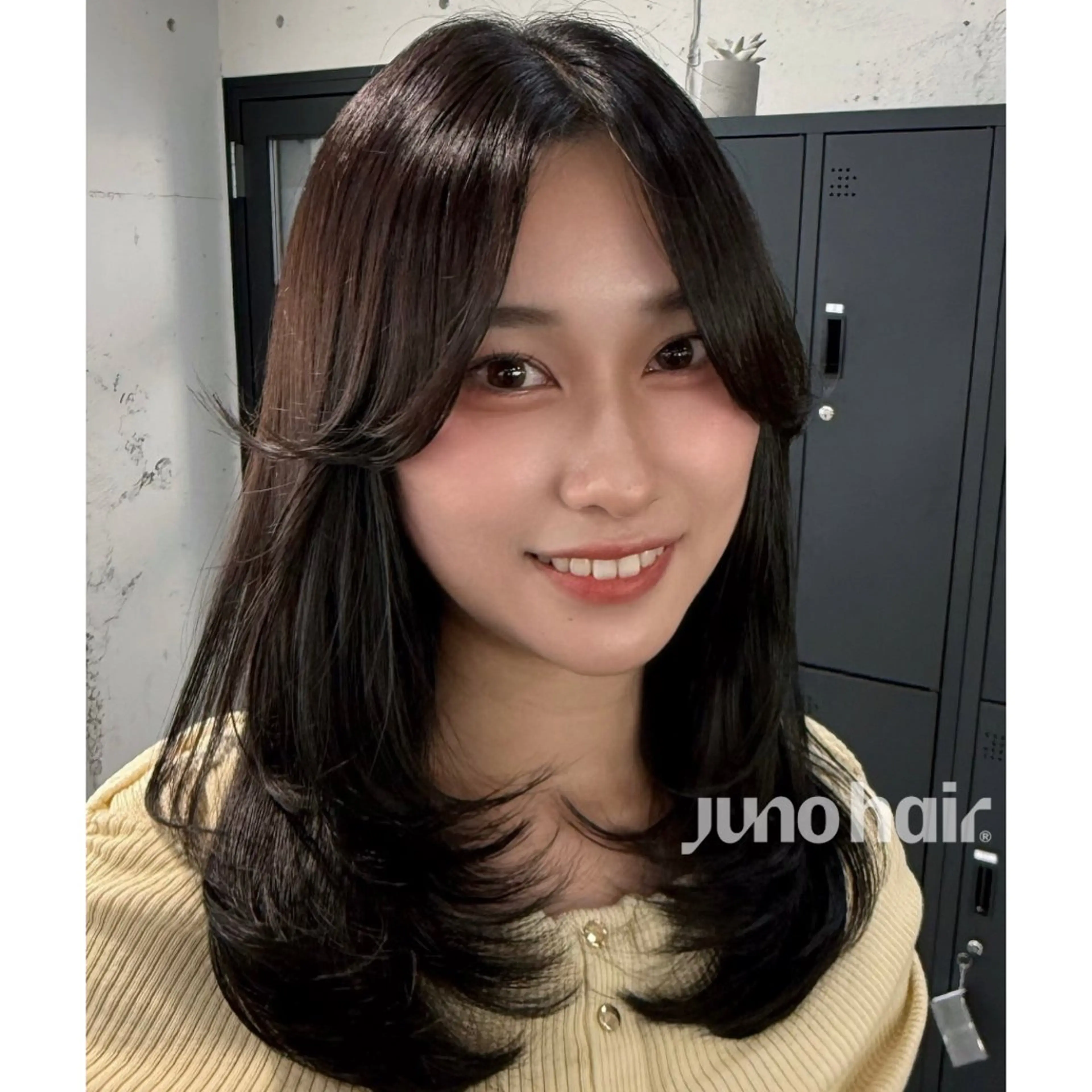 【隠れ人気No.1✨️】韓国レイヤーカット＋ブリーチなしWカラーの写真