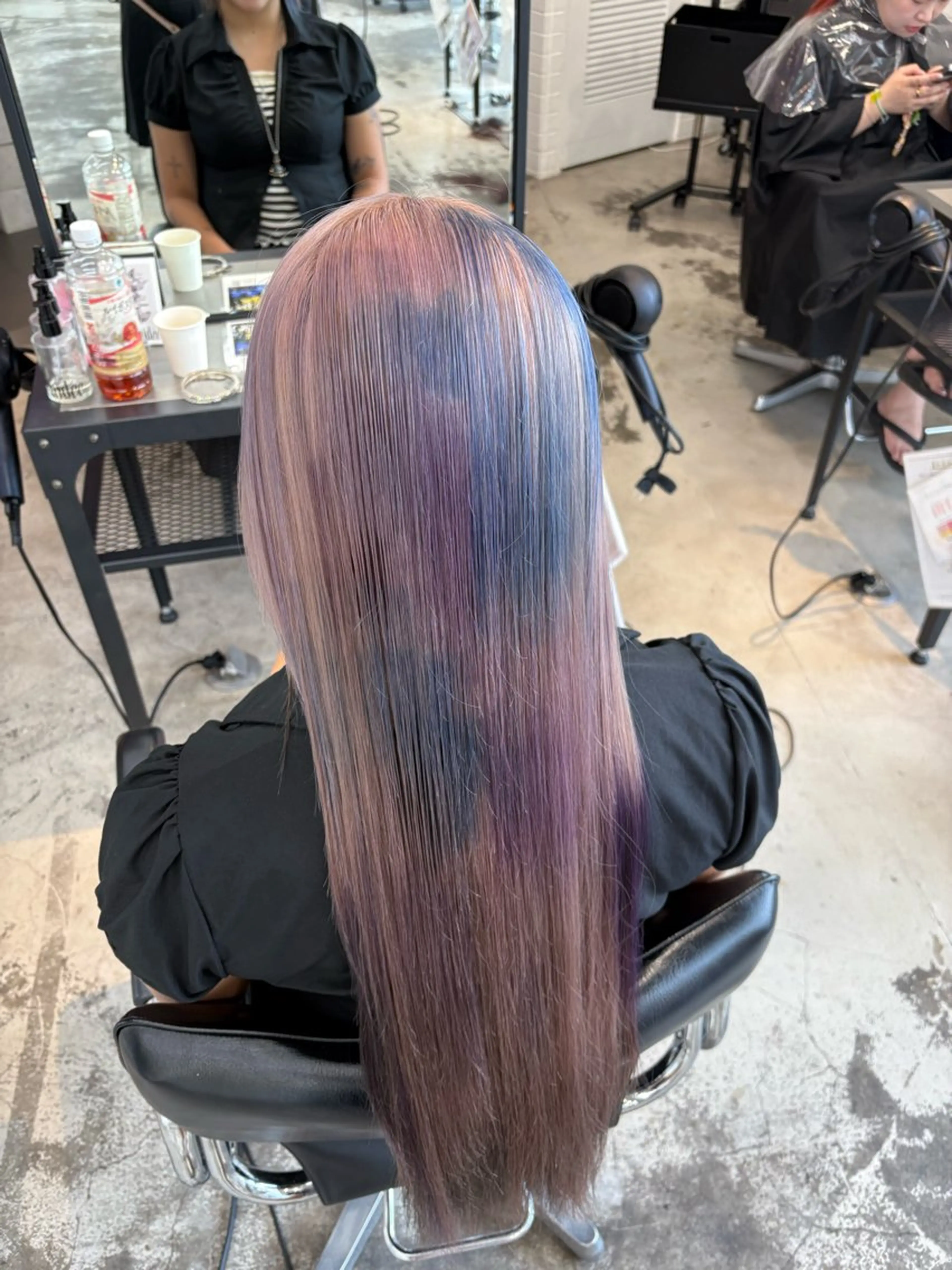 セミロング カラー ヘアカラー トリートメント ハイトーン×デザイン 🪽🫧HIKARIのヘアスタイル