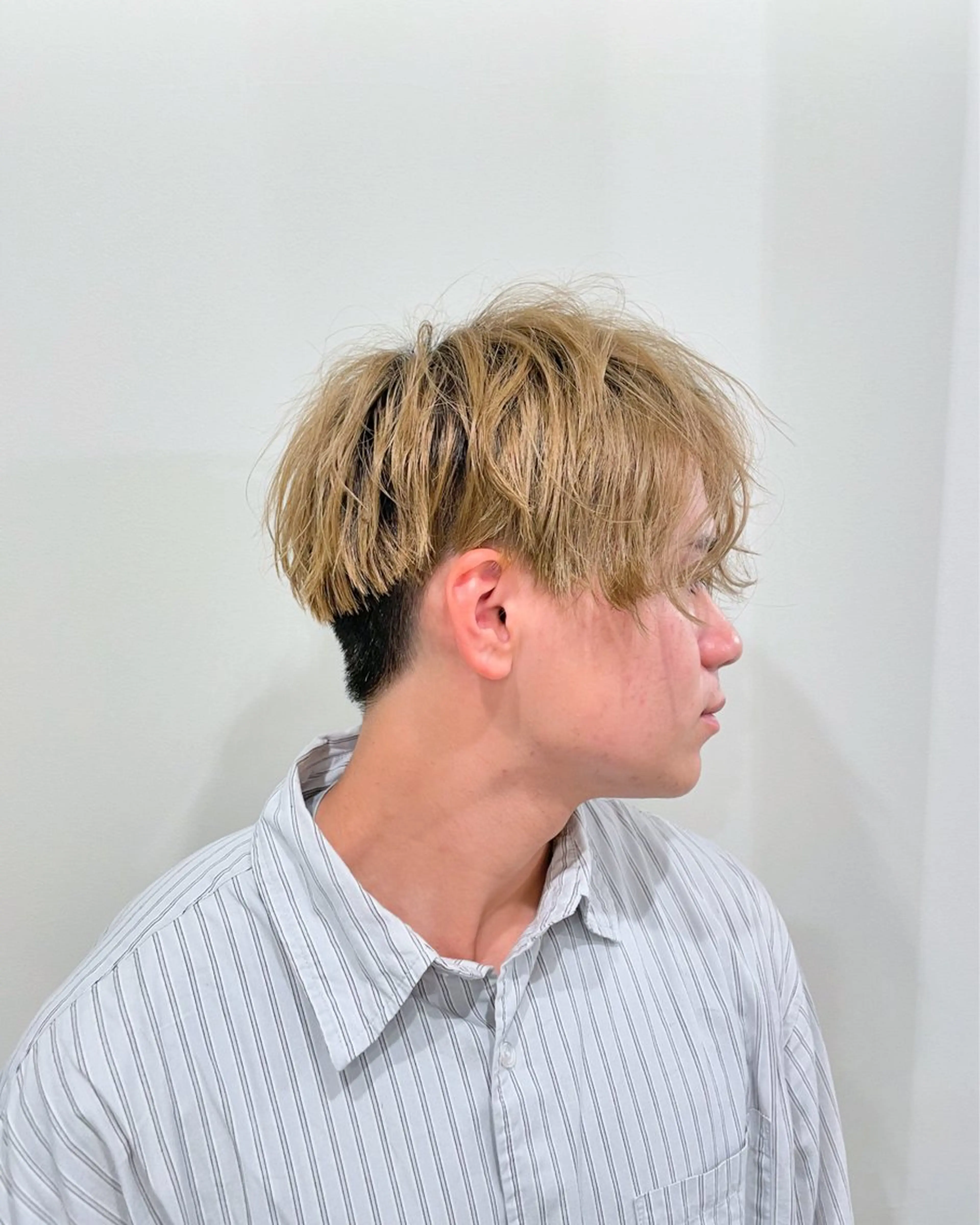 ショート カラー メンズ カット 透け感カラー🫧 加納トモヒロのヘアスタイル