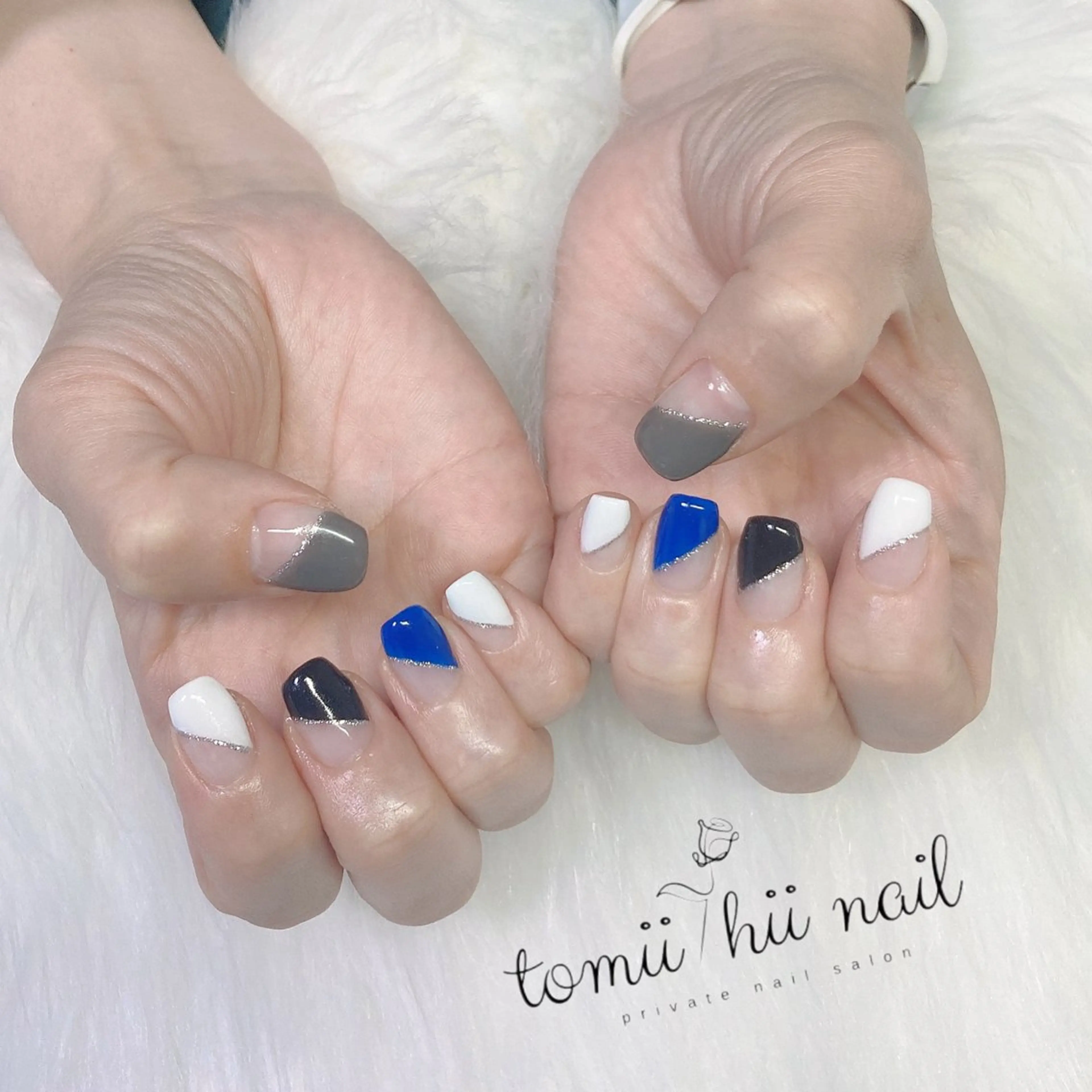 ネイル フレンチネイル 斜めフレンチ tomii-hii -nailのネイルデザイン