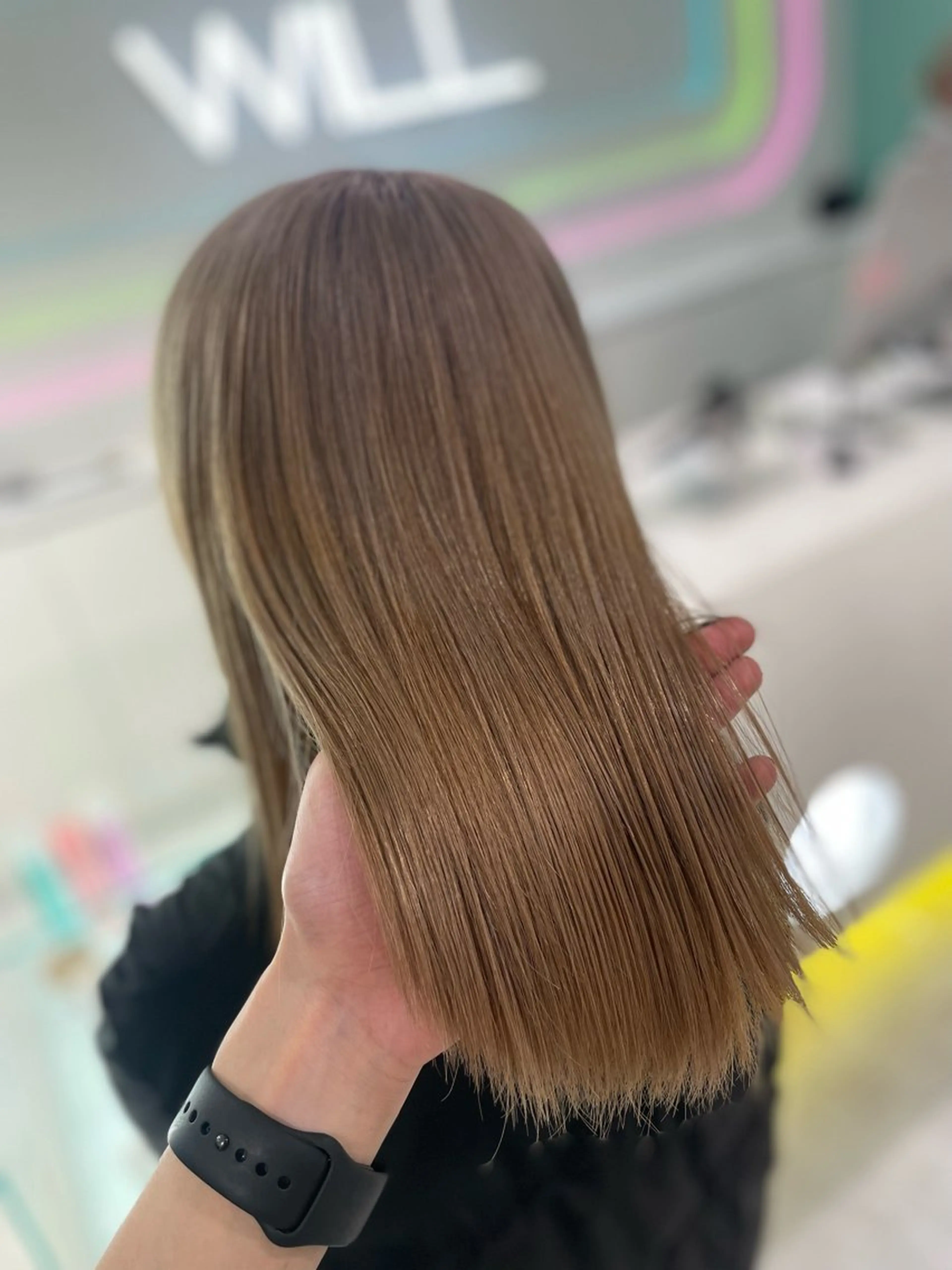 セミロング カラー ヘアアレンジ ブリーチ ハイトーンカラー ヘアカラー トリートメント ヘアセット 💕透明感暗髪💕 りくのヘアスタイル