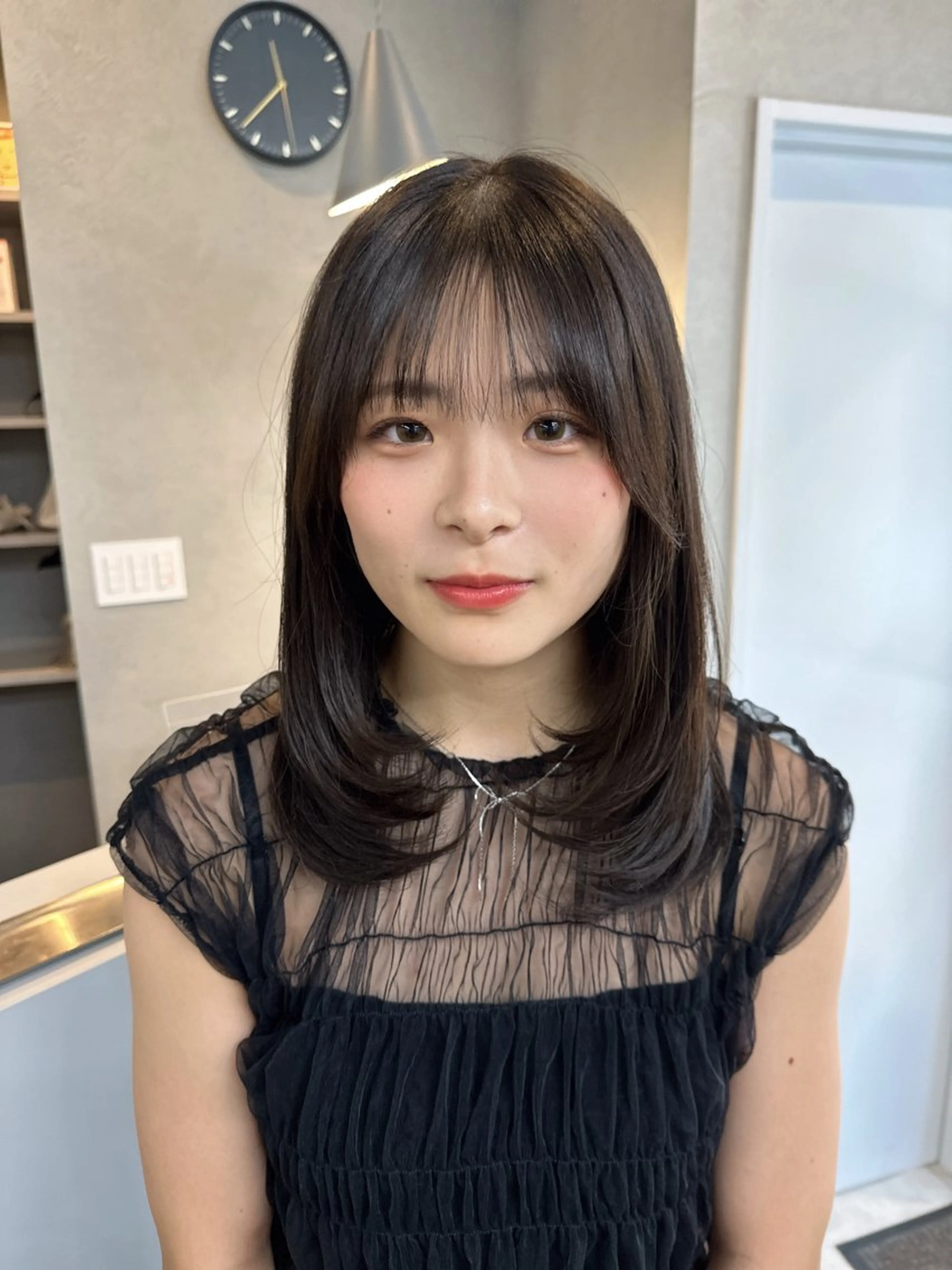 ミディアム 伸ばしかけ レイヤーカット カット りおん レイヤー/ベージュのヘアスタイル