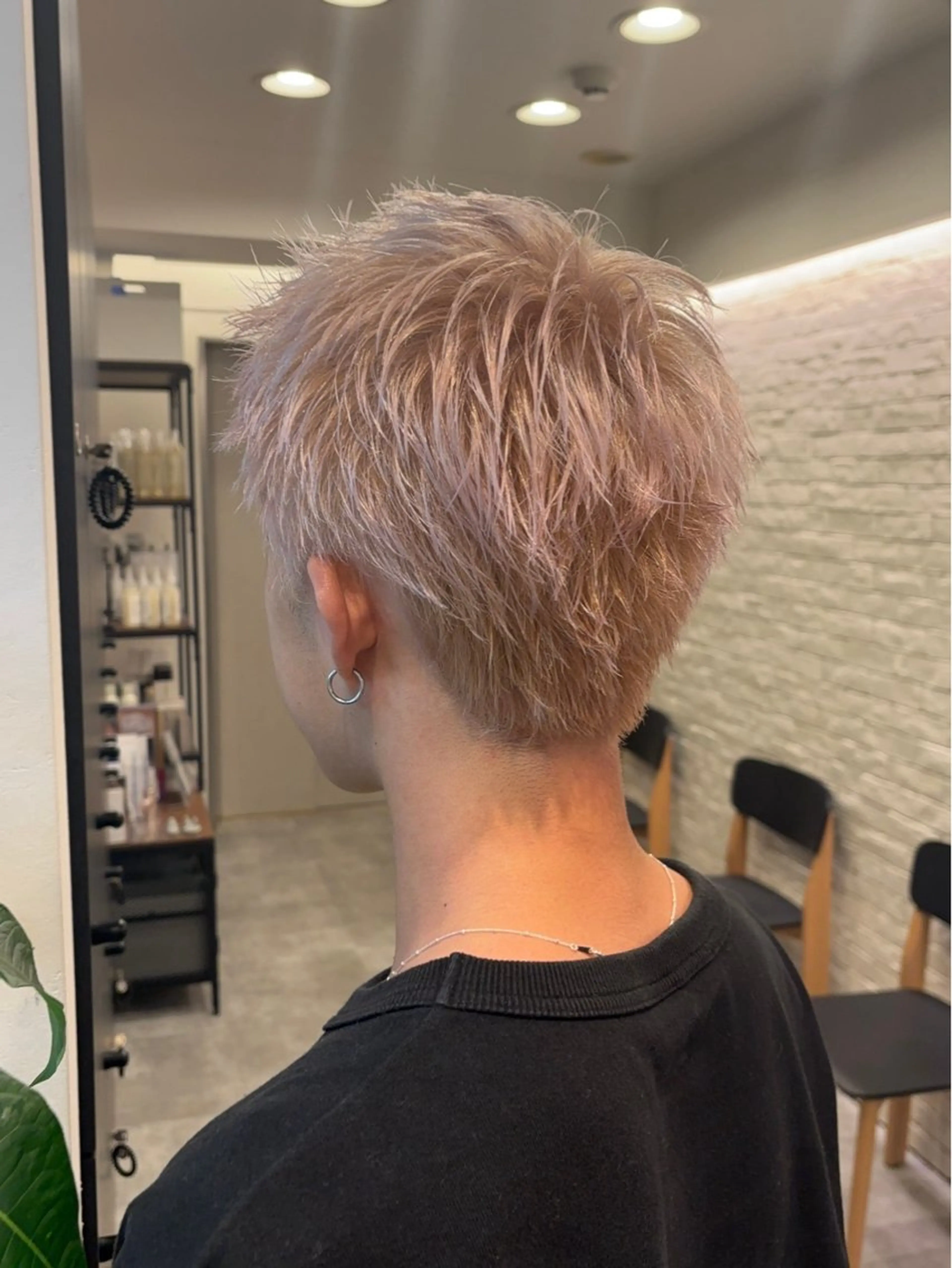 カラー TENSHO 原宿　ハイトーンのヘアスタイル
