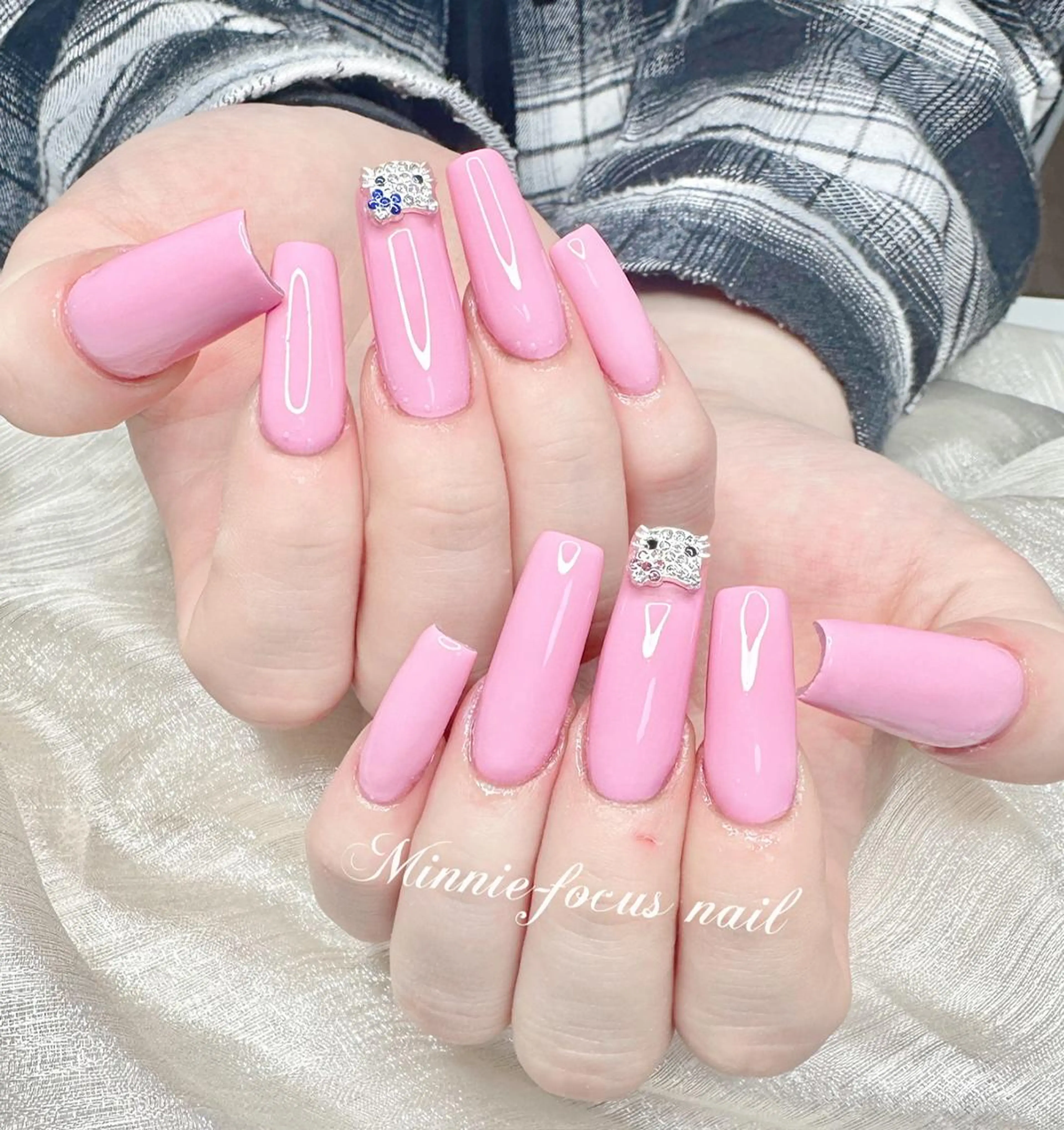 ネイル キラキラネイル ピンク スカルプネイル ワンホンネイル 🧸Lydia nail✨のネイルデザイン