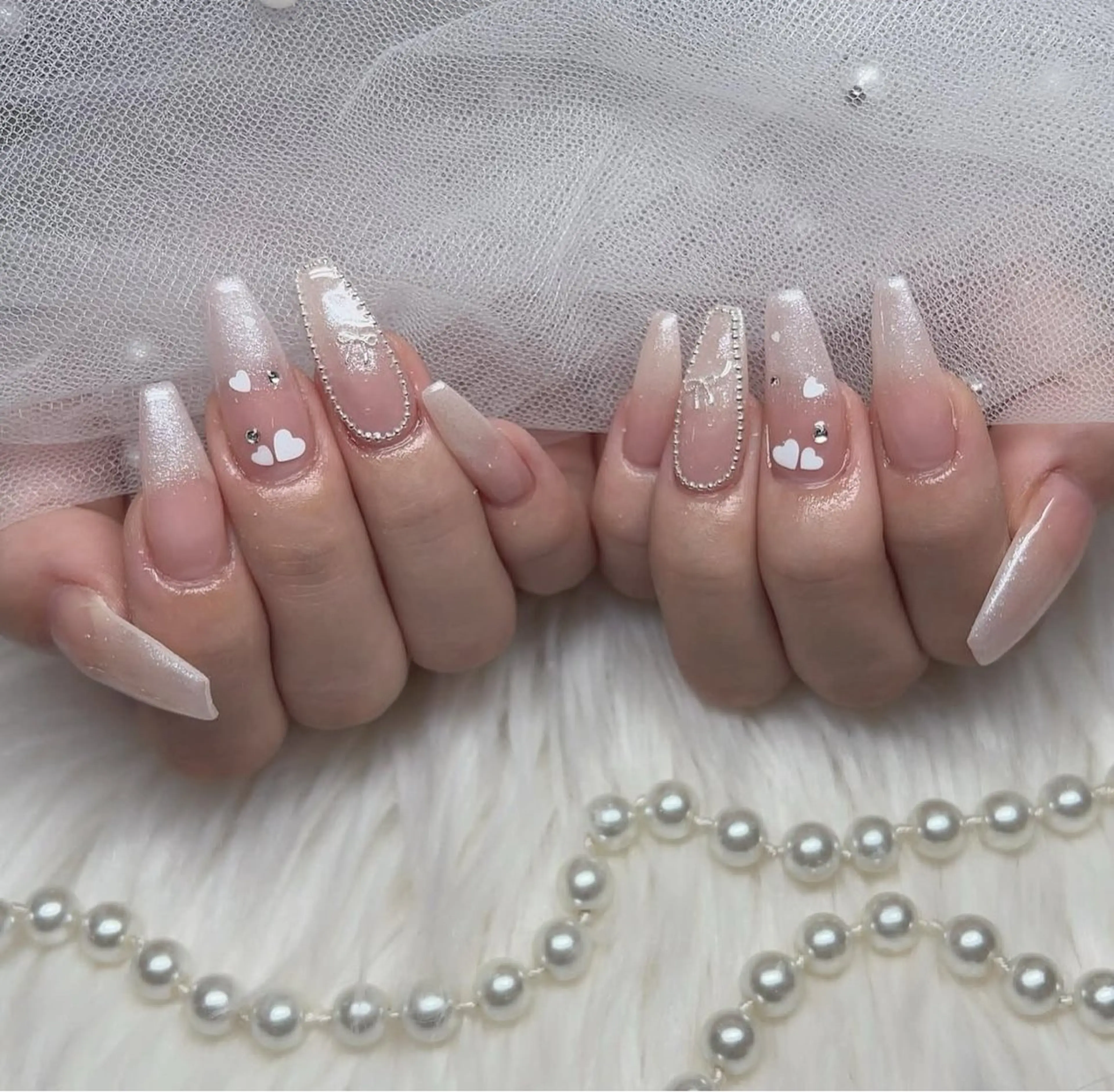 ネイル アートネイル グラデーション キラキラネイル ニュアンスネイル オフィスネイル ハンドネイル Amee Nailsalonのネイルデザイン