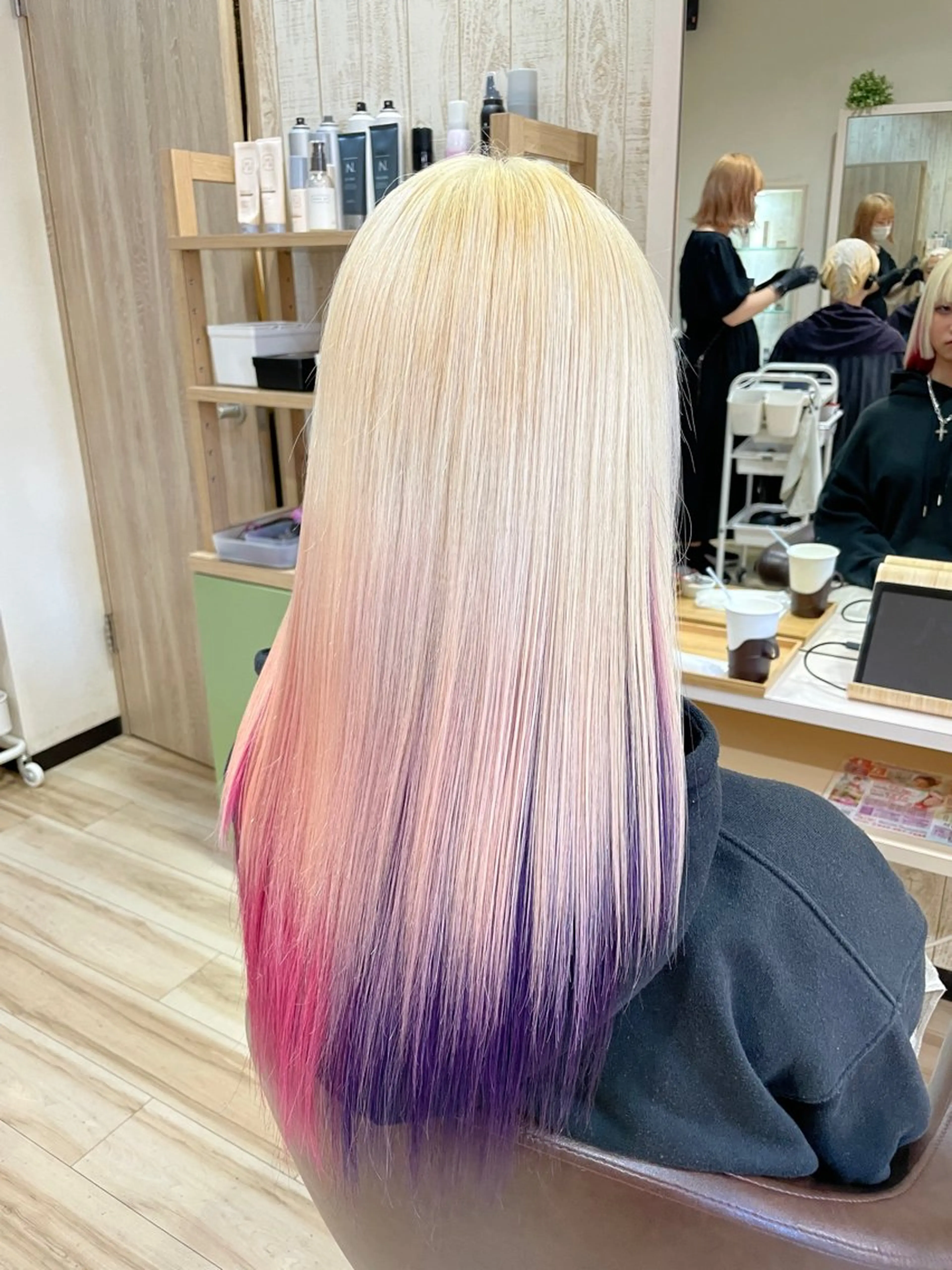 ロング カラー ブリーチ ブロンド デザインカラー 🌈派手髪ハイトーン 🌈鈴木亮太🌈のヘアスタイル