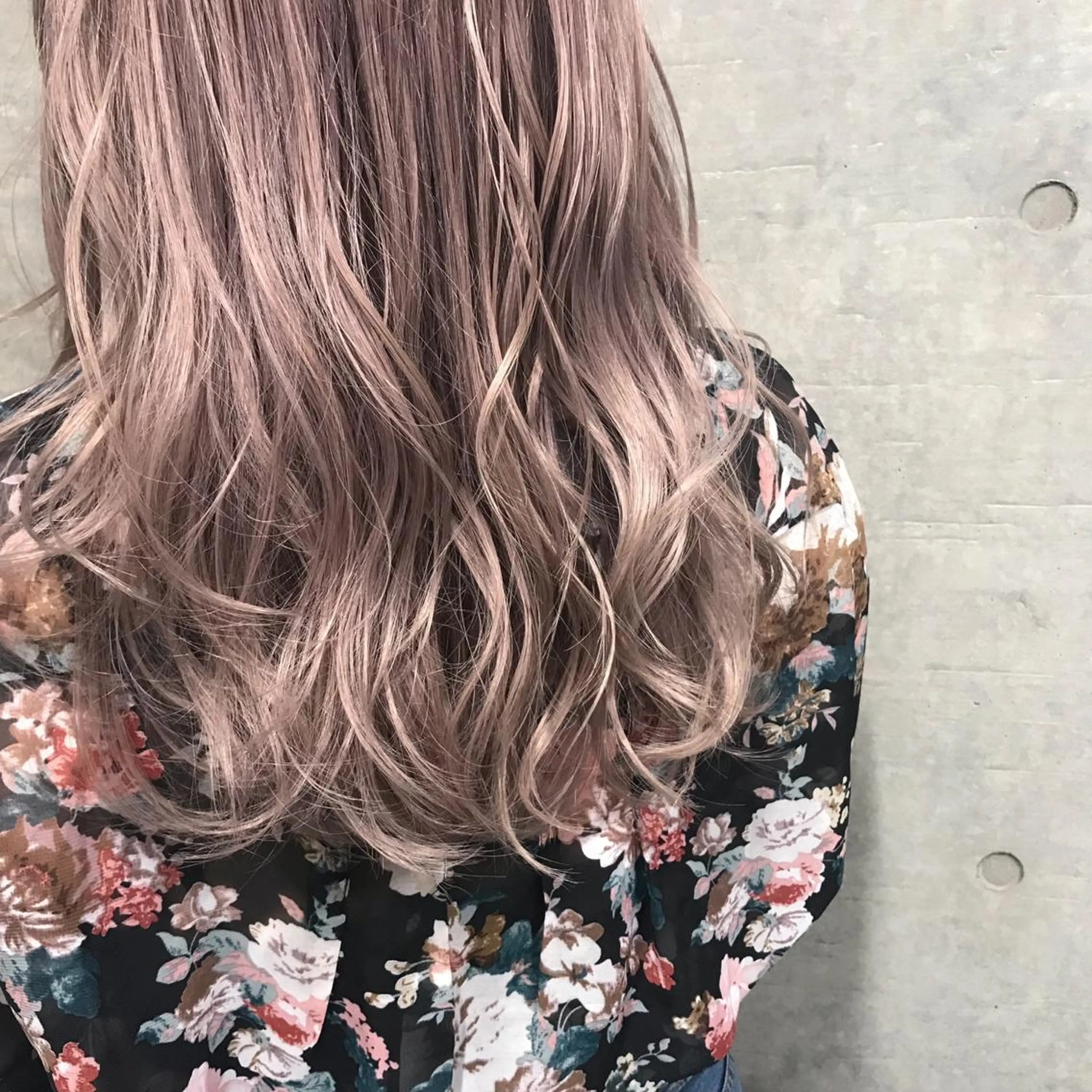 ミディアム カラー アディクシーカラー アクアカラー アッシュ バレイヤージュ ベージュカラー ヘアカラー トリートメント Lome'所属・✨ブリーチマスター✨ オクヤマヨウスケのヘアスタイル