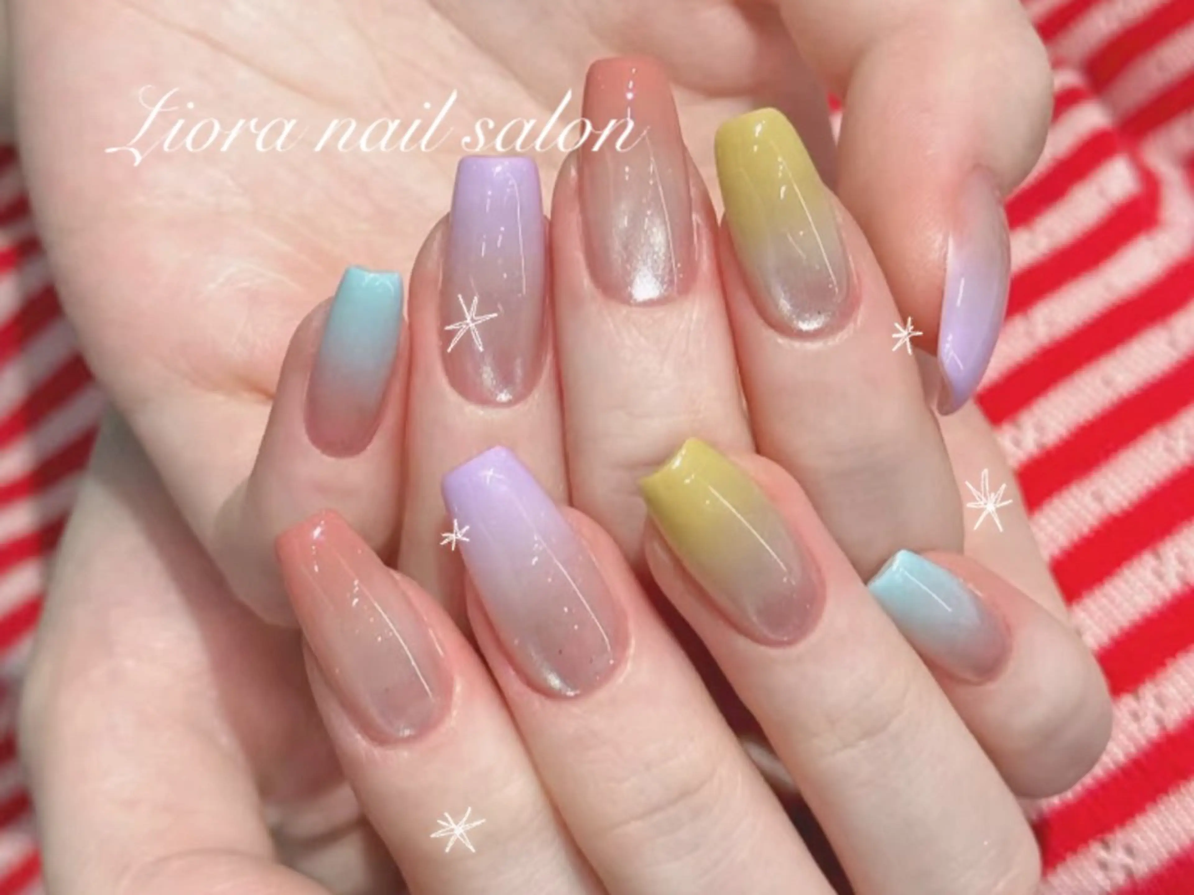 ネイル フレンチネイル ジェルネイル ガーリー グラデーション キラキラネイル ハンドネイル Liora ネイルサロン所属・Liora nail salonのネイルデザイン