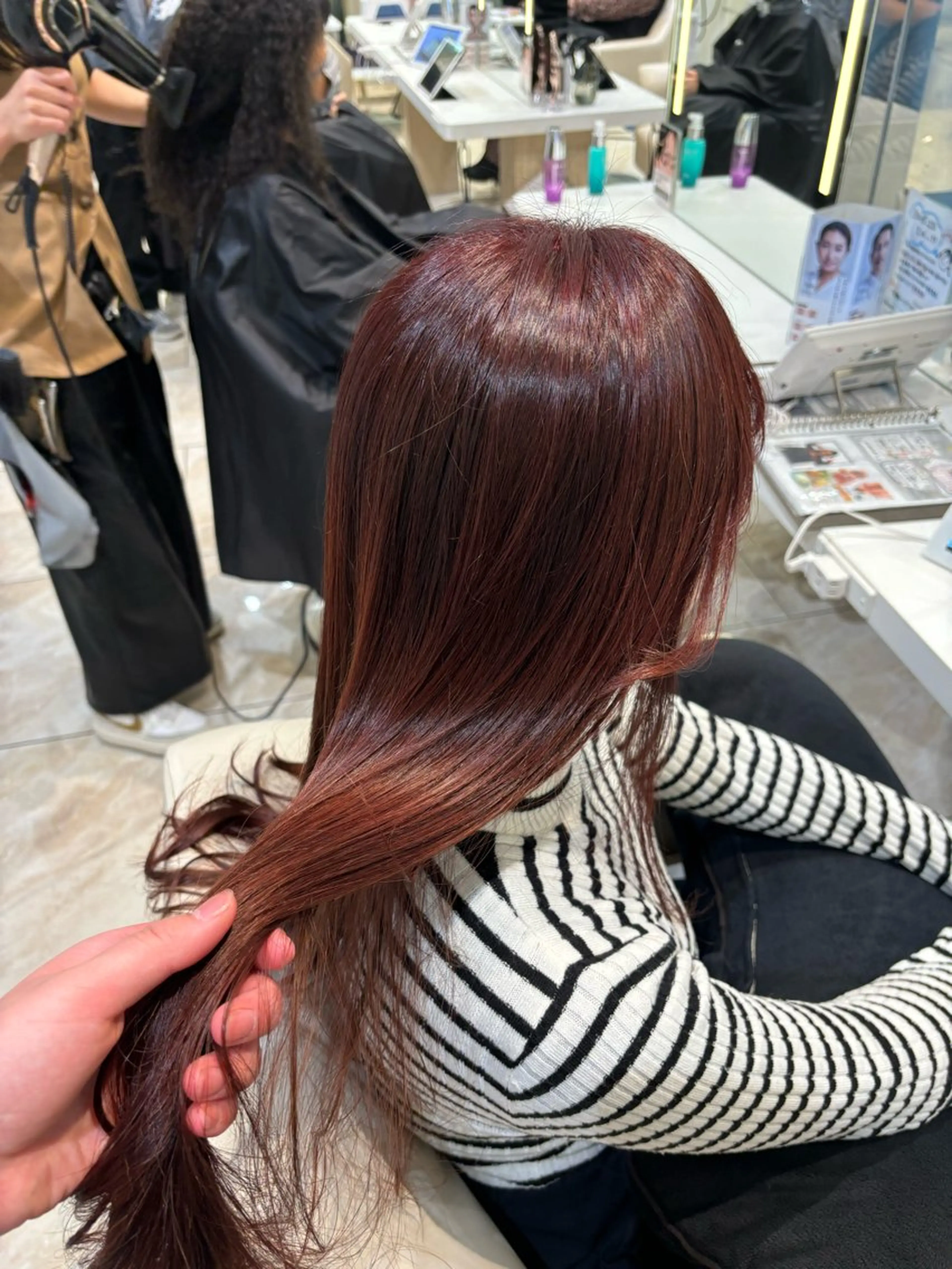 ロング カラー レッドカラー トリートメント ヘアカラー トリートメント miho‪𓂃 ANNETTAのヘアスタイル