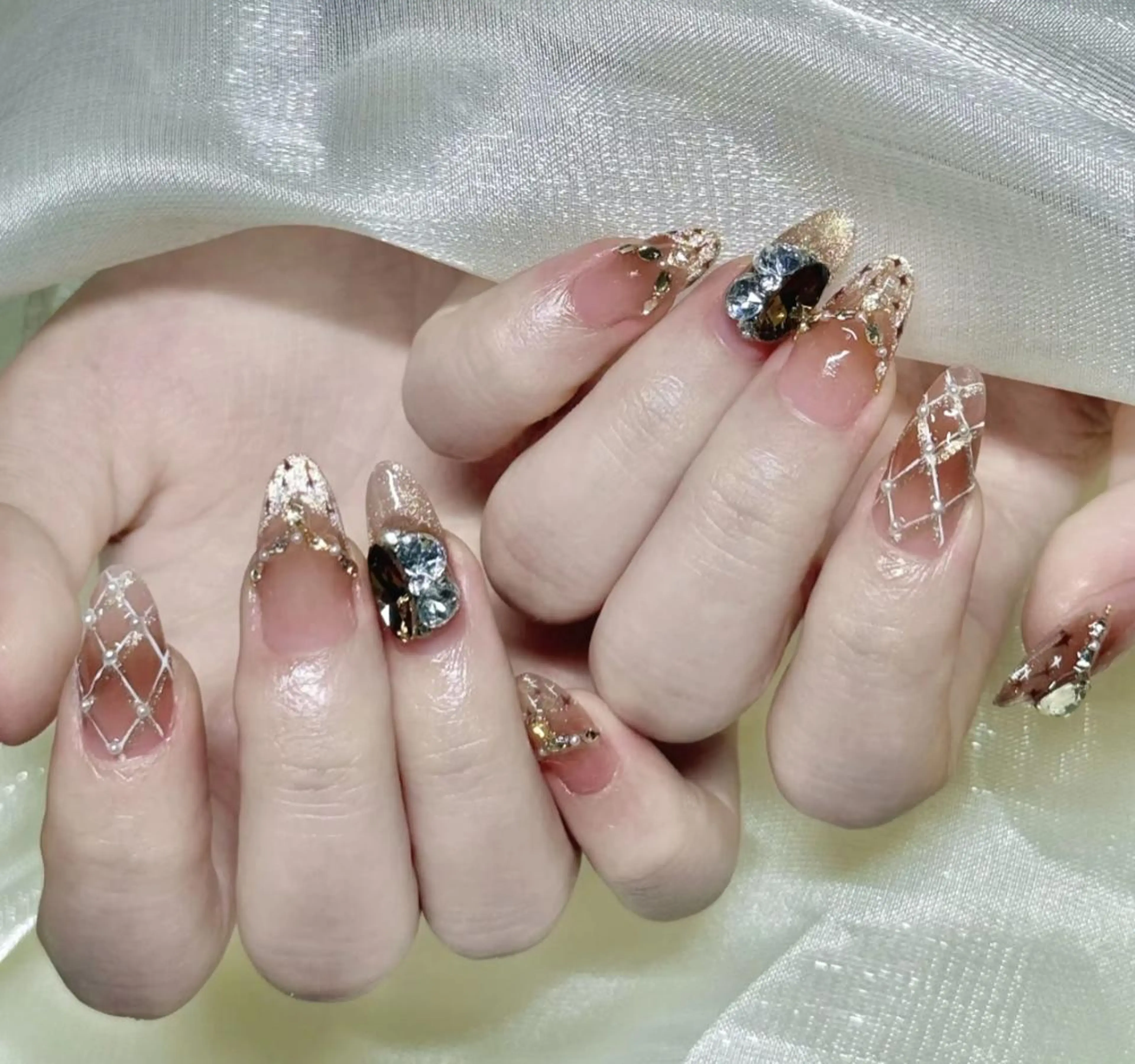 ネイル ハンドネイル 🎀 Ayaka_nailのネイルデザイン