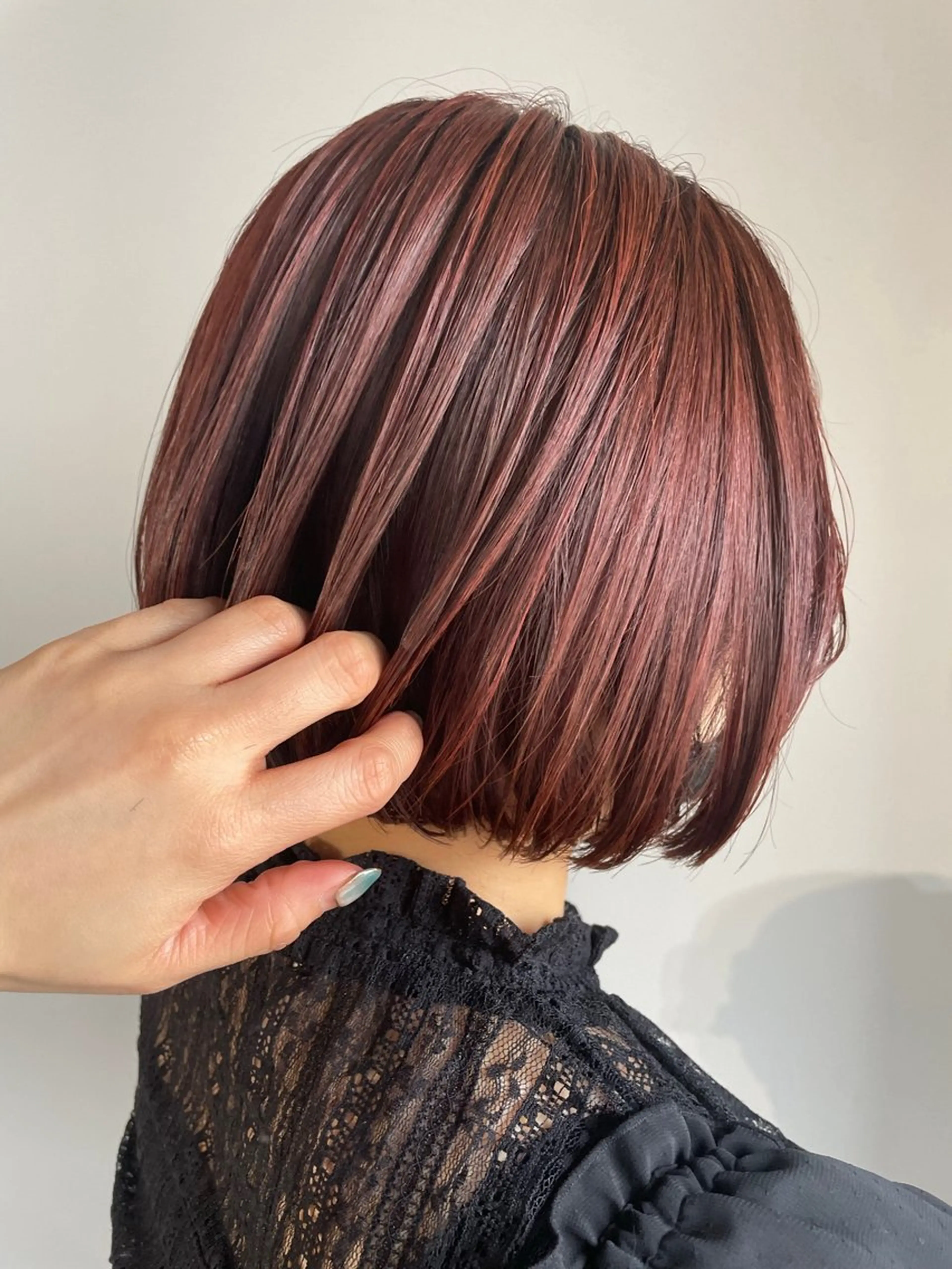 ショート カラー バレイヤージュ ブリーチ ケアブリーチ ダブルカラー イヤリングカラー Lulu 公式/すすきの/大通のヘアスタイル