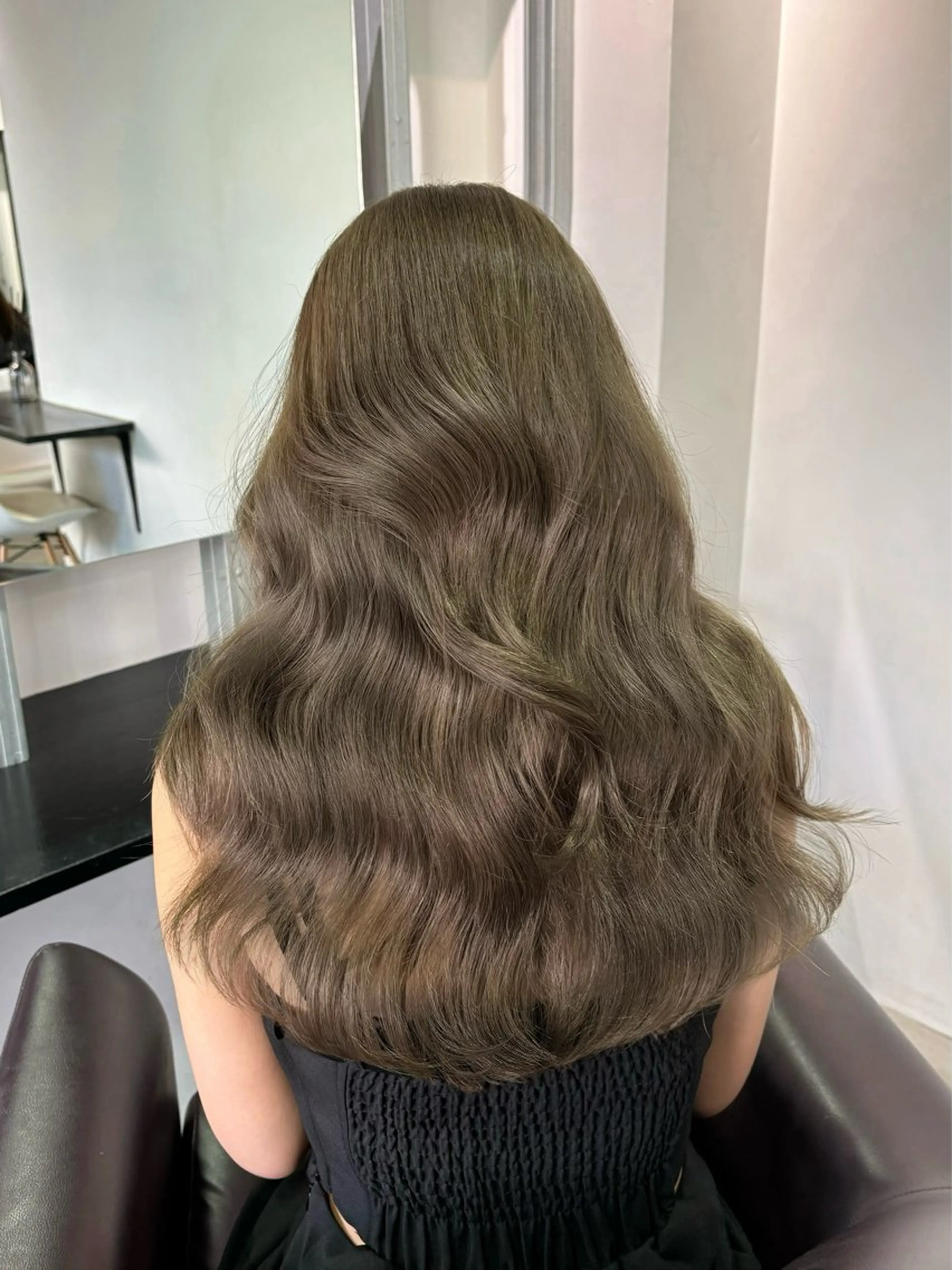 ロング カラー ヘアカラー トリートメント オリーブベージュ 🫒🩶Rianaのヘアスタイル