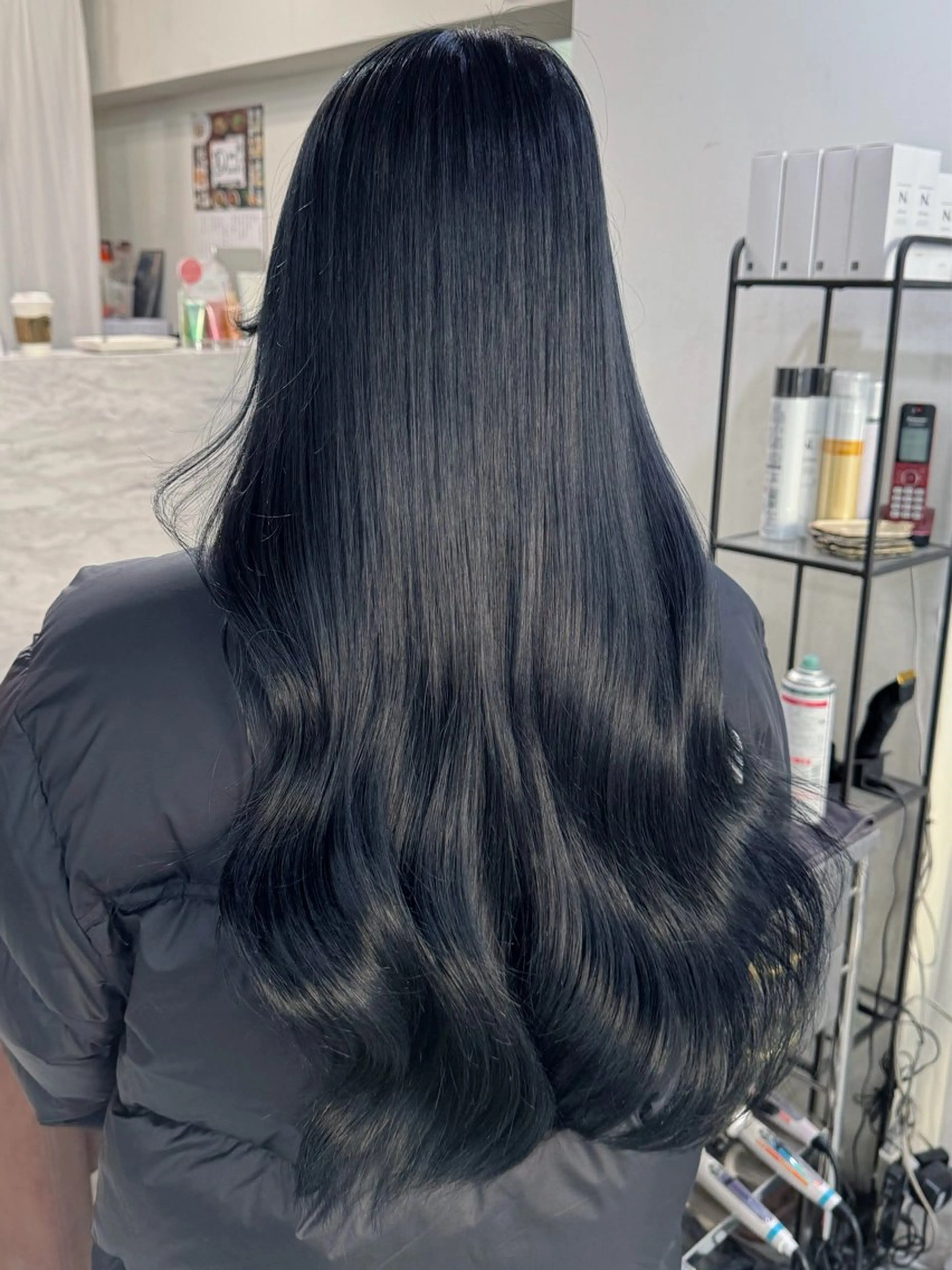 ロング カラー ヘアアレンジ カット ヘアカラー トリートメント 寒色アイドルカラー JUNOチナツのヘアスタイル