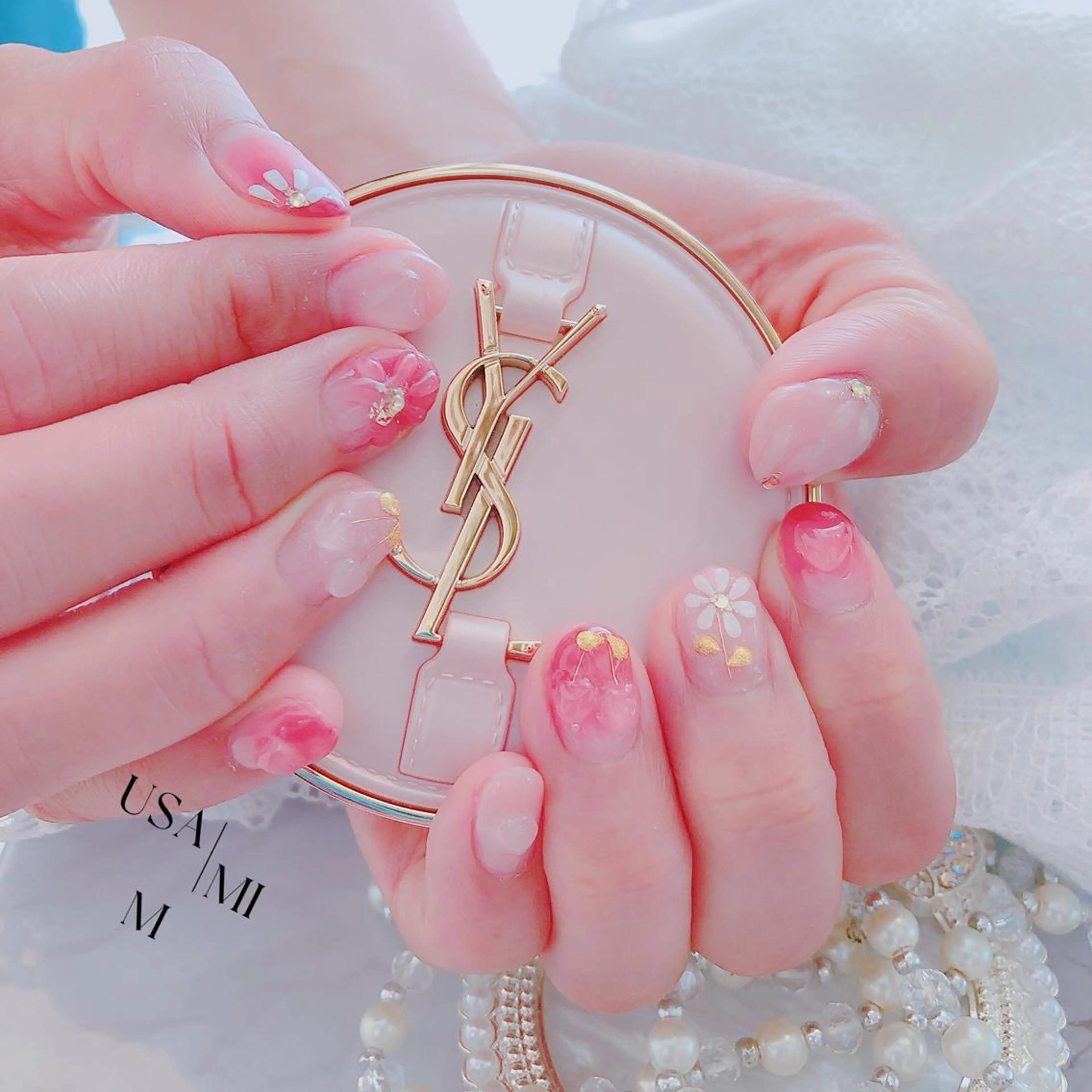 ミディアム ネイル 💕🐰うさみみ🐰 💕のネイルデザイン