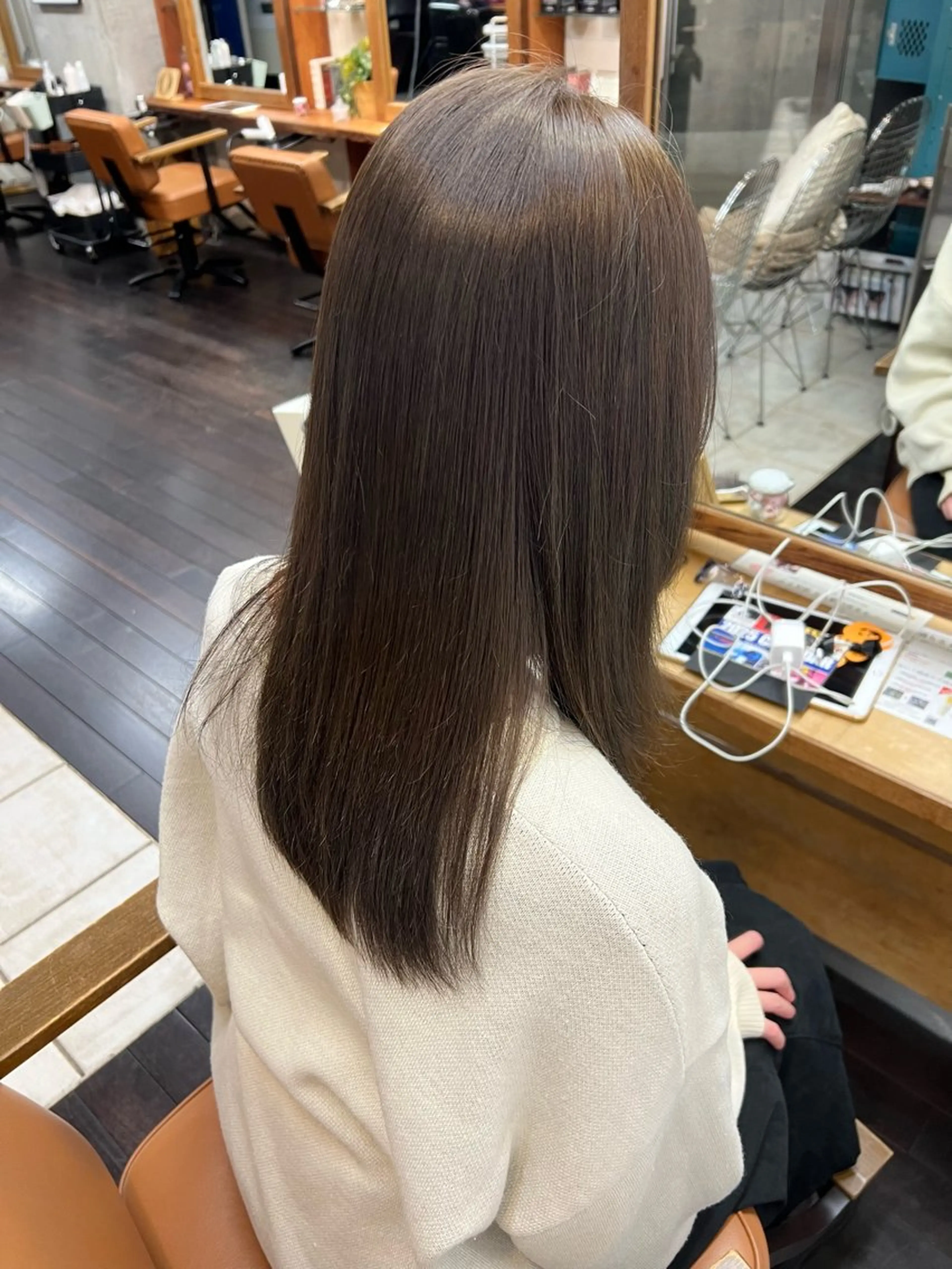 セミロング アッシュ ヘアカラー 土田かほ🌷/ レイヤーカットのヘアスタイル