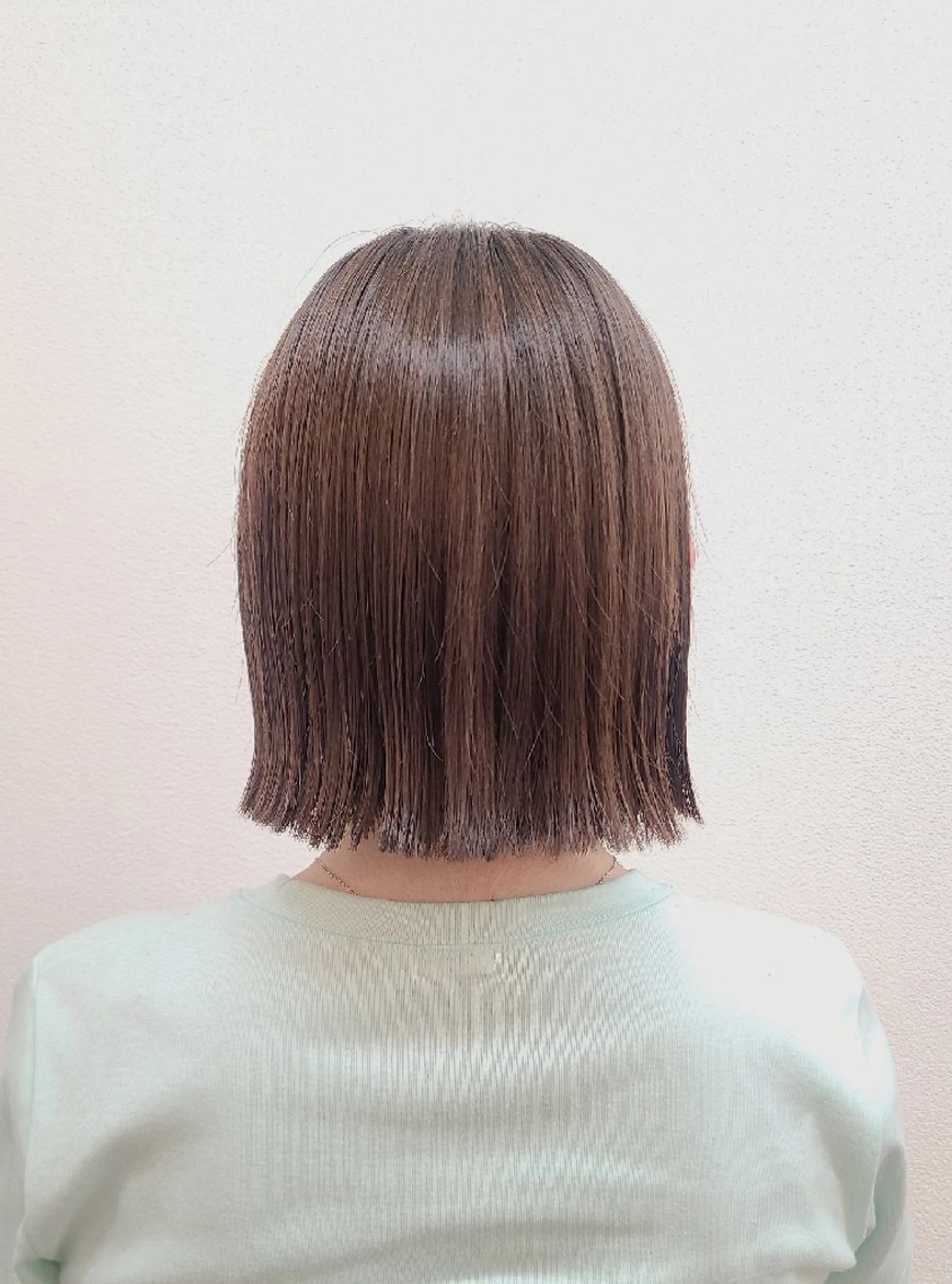 ミディアム カラー 切りっぱなしボブ ボブ 外ハネヘア yolo.所属・夜特化型ヘアサロン 𓃱yolo.タナベのヘアスタイル