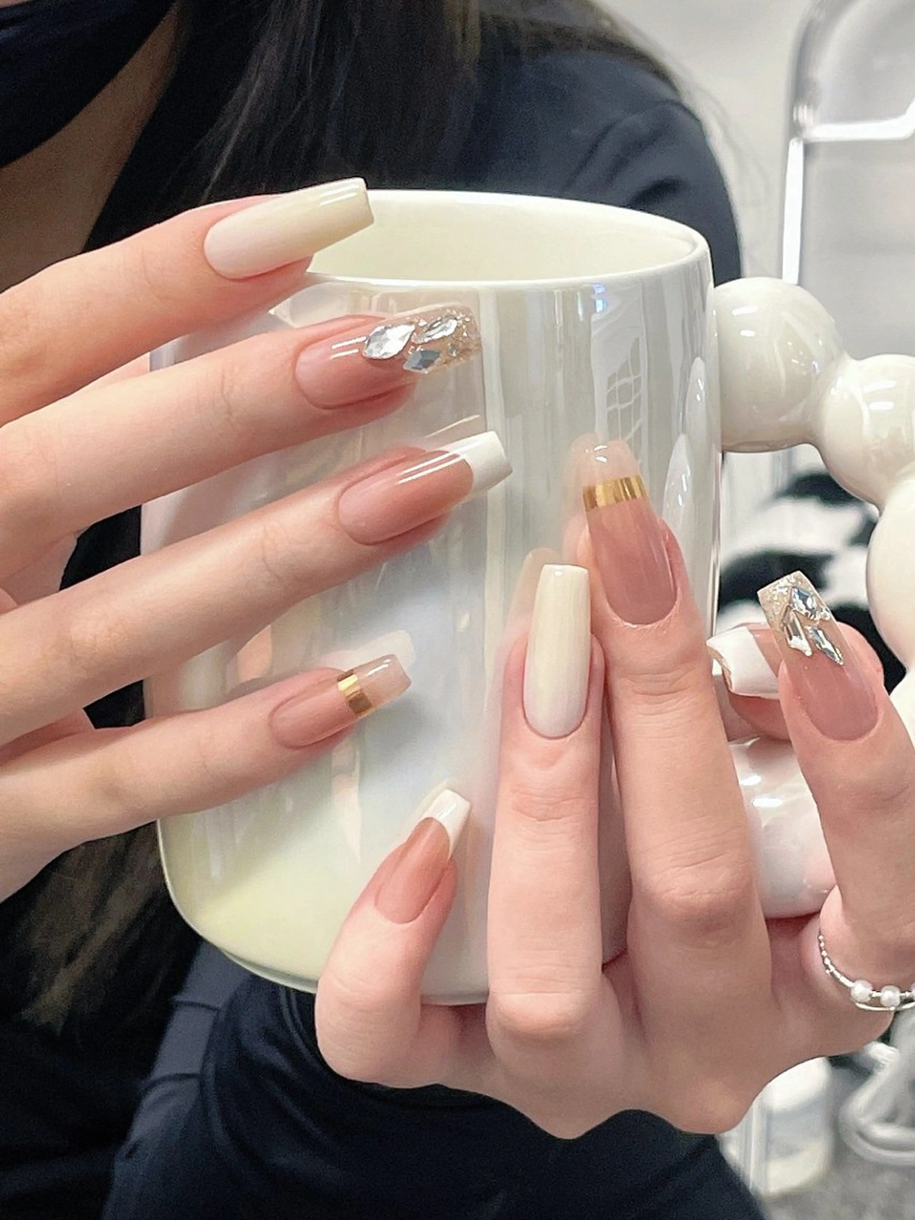 ネイル 長さ出し フットネイル フレンチネイル ジェルネイル ガラスフレンチ ハンドネイル ハンドケア Best Nail池袋東口店のネイルデザイン