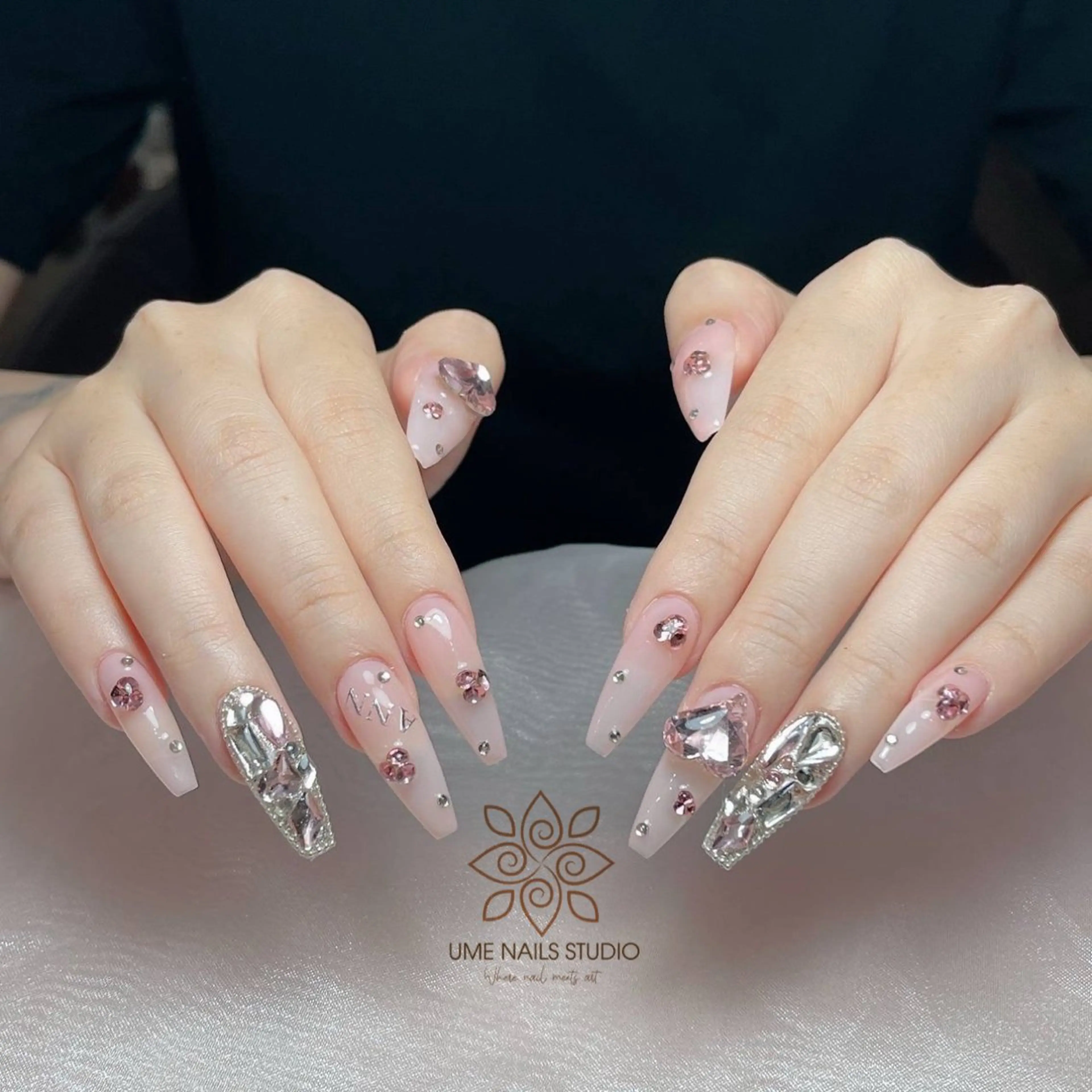 ネイル チークネイル クリアネイル ガーリー キラキラネイル 韓国ネイル ハンドネイル Ume Nail Studioのネイルデザイン
