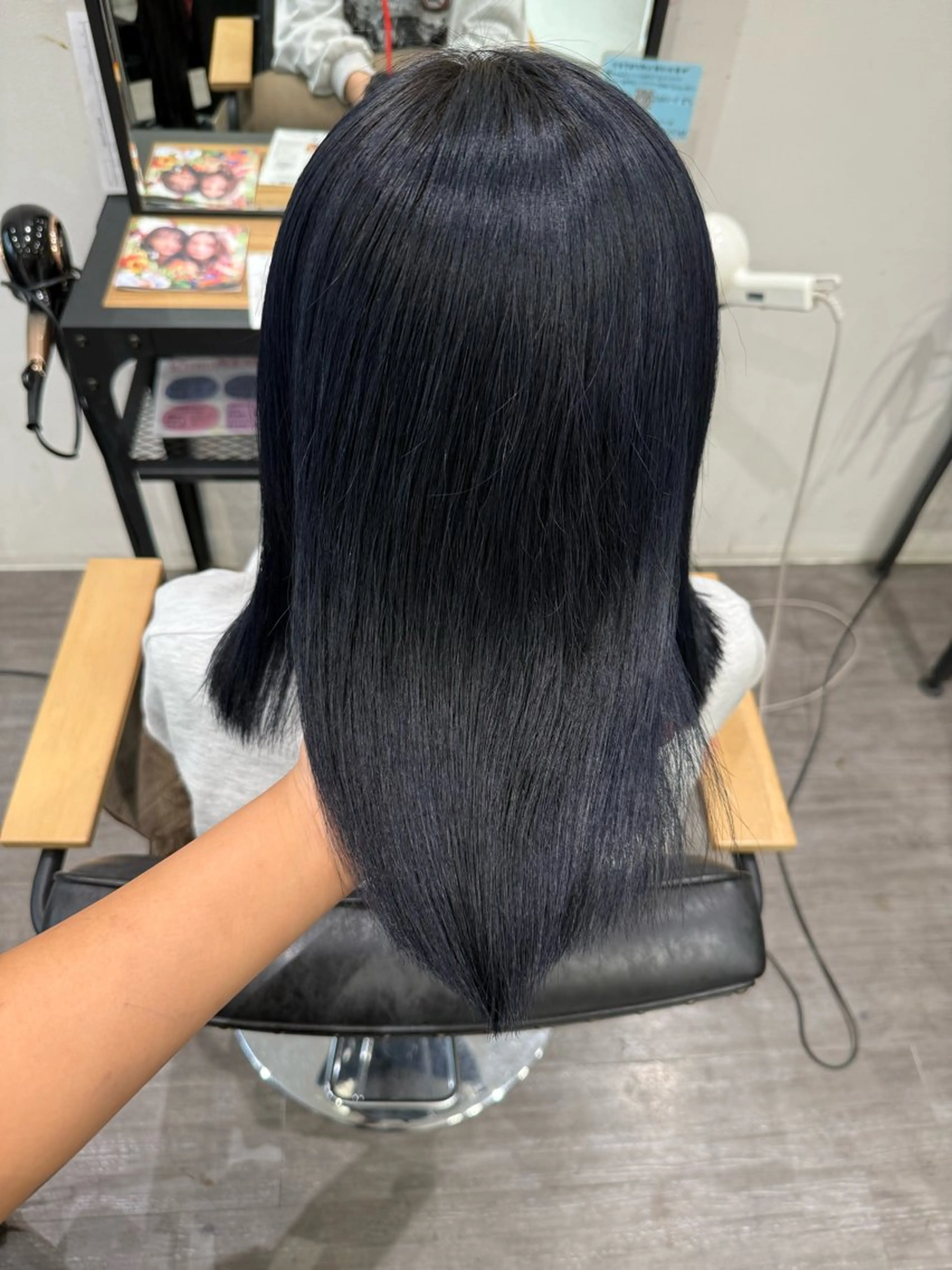 ミディアム カラー ネイビーカラー カット ヘアカラー トリートメント 艶髪レイヤー上田 紗也🇰🇷💗のヘアスタイル