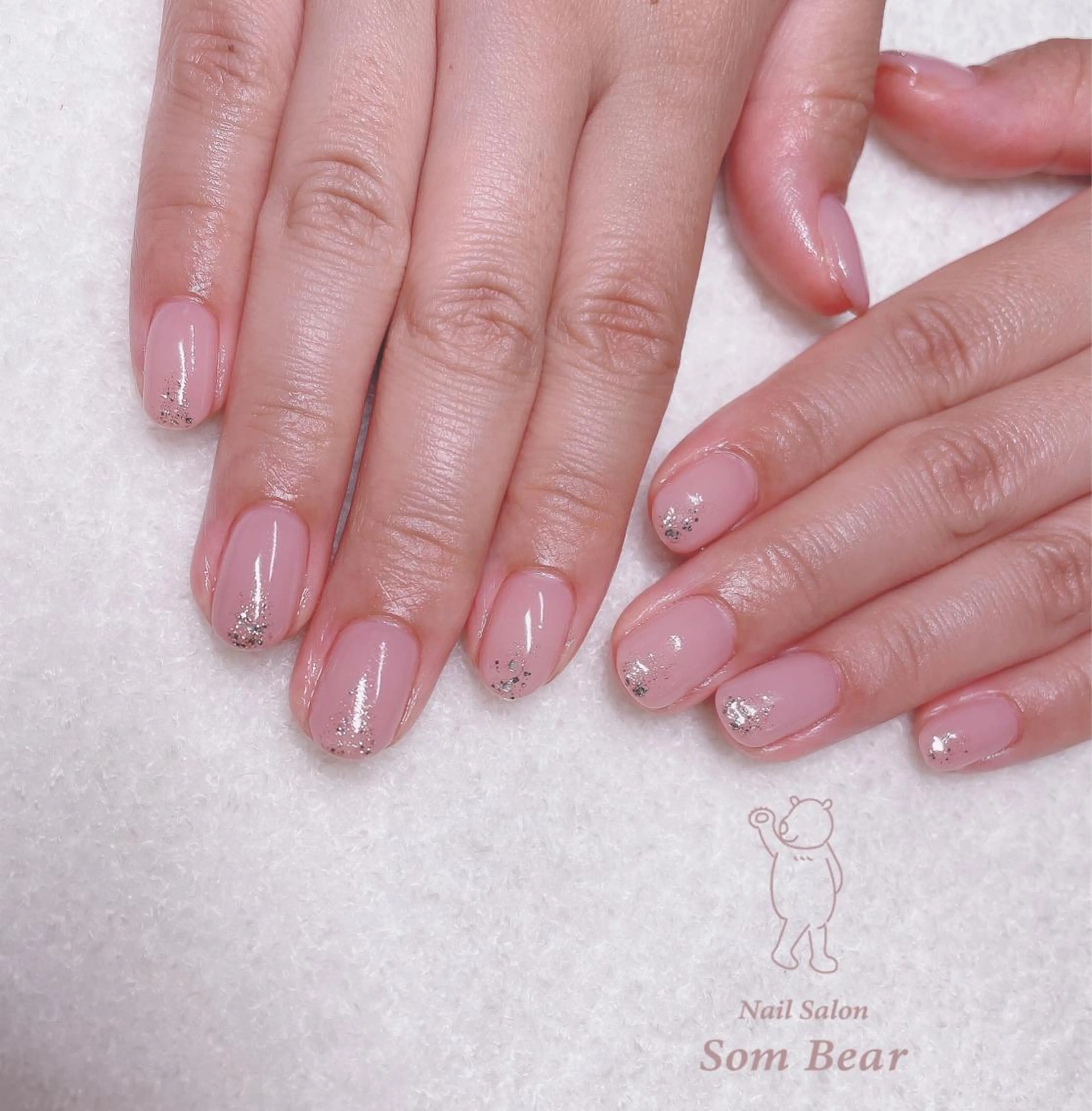 ネイル フレンチネイル ゴージャス グラデーション ワンカラーネイル Som Bear所属・nail salon Som Bear🧸のネイルデザイン