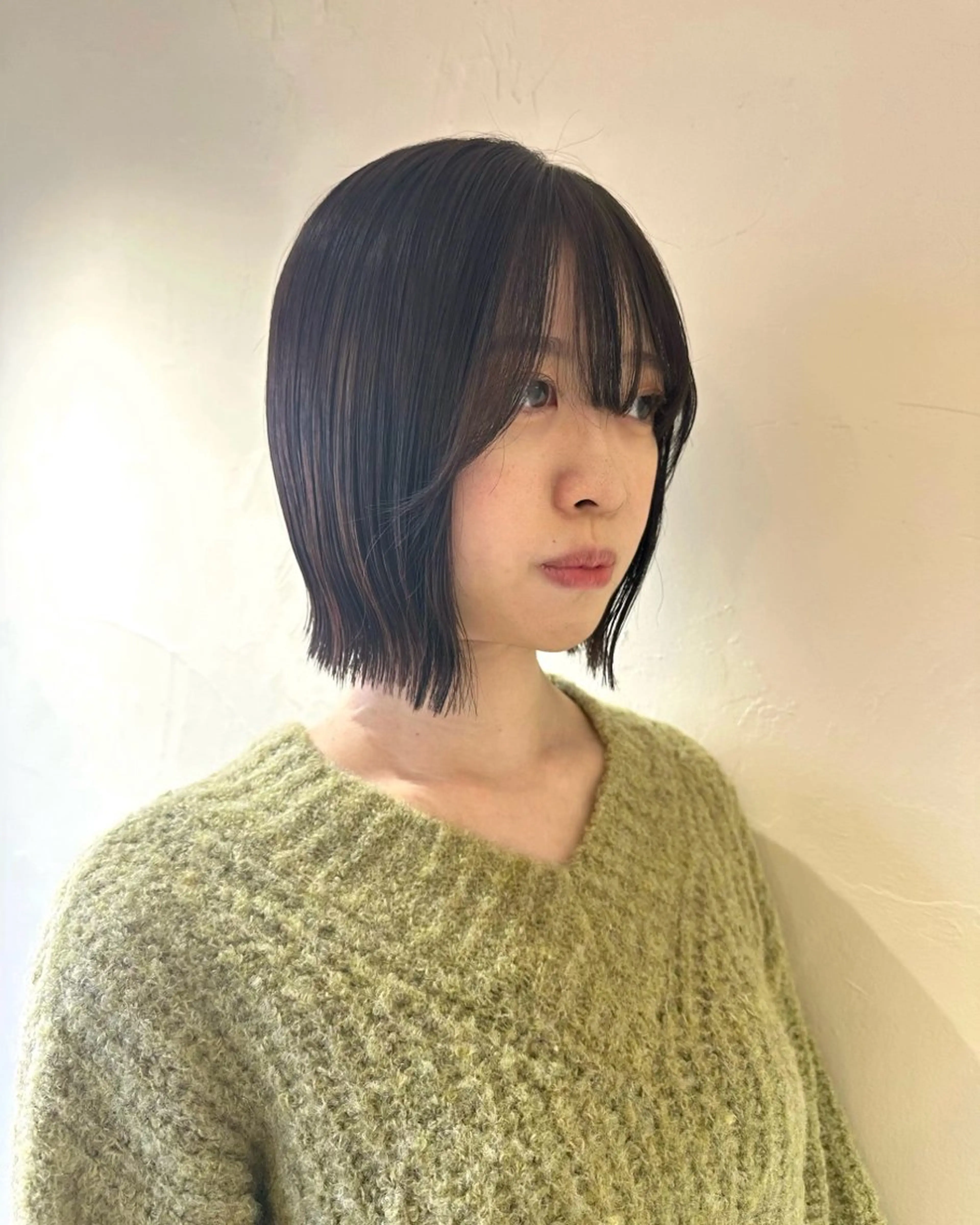 ショート レイヤーカット /センターパートのヘアスタイル