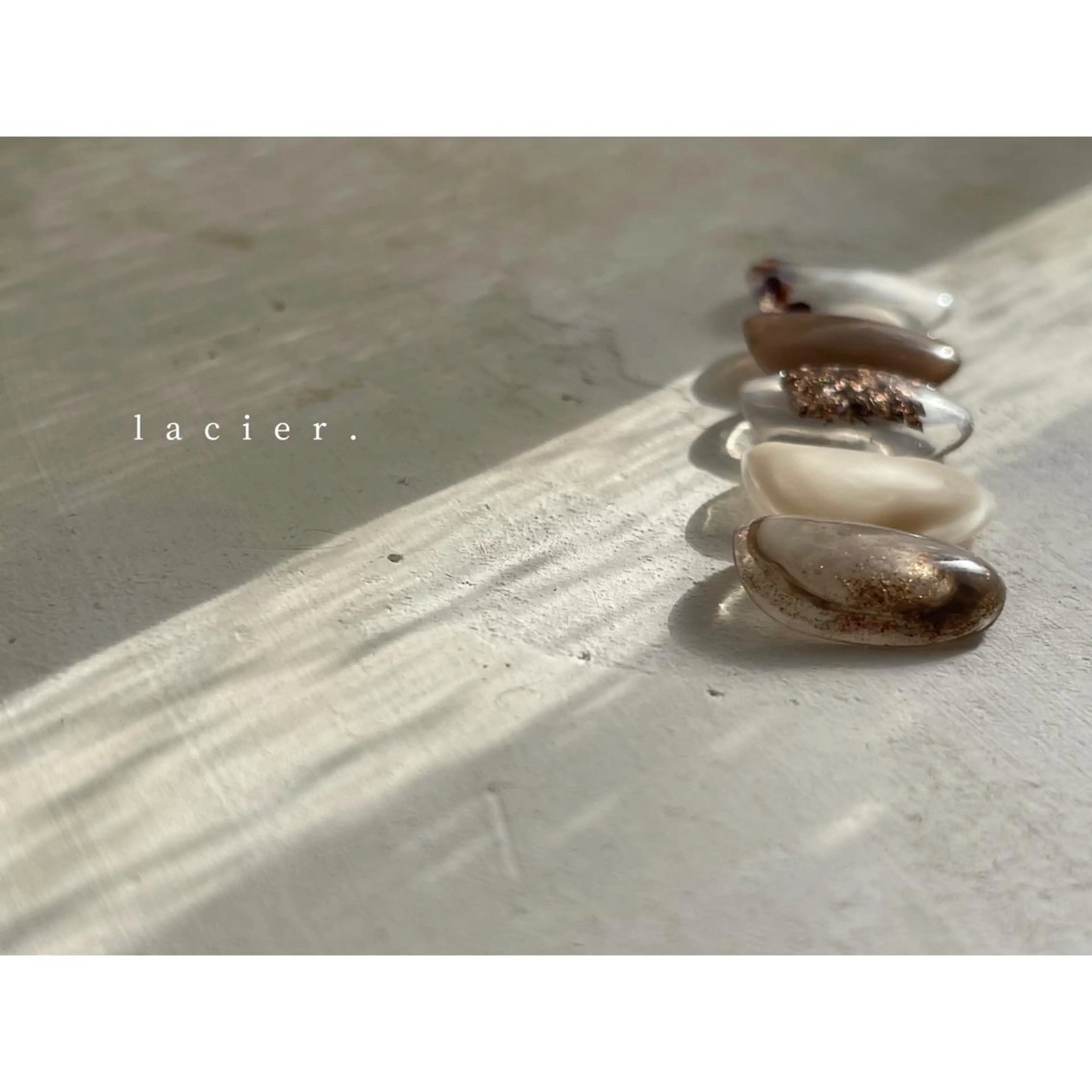 ネイル アートネイル ブラウン ミラーネイル ニュアンスネイル ワンカラーネイル lacier nailのネイルデザイン