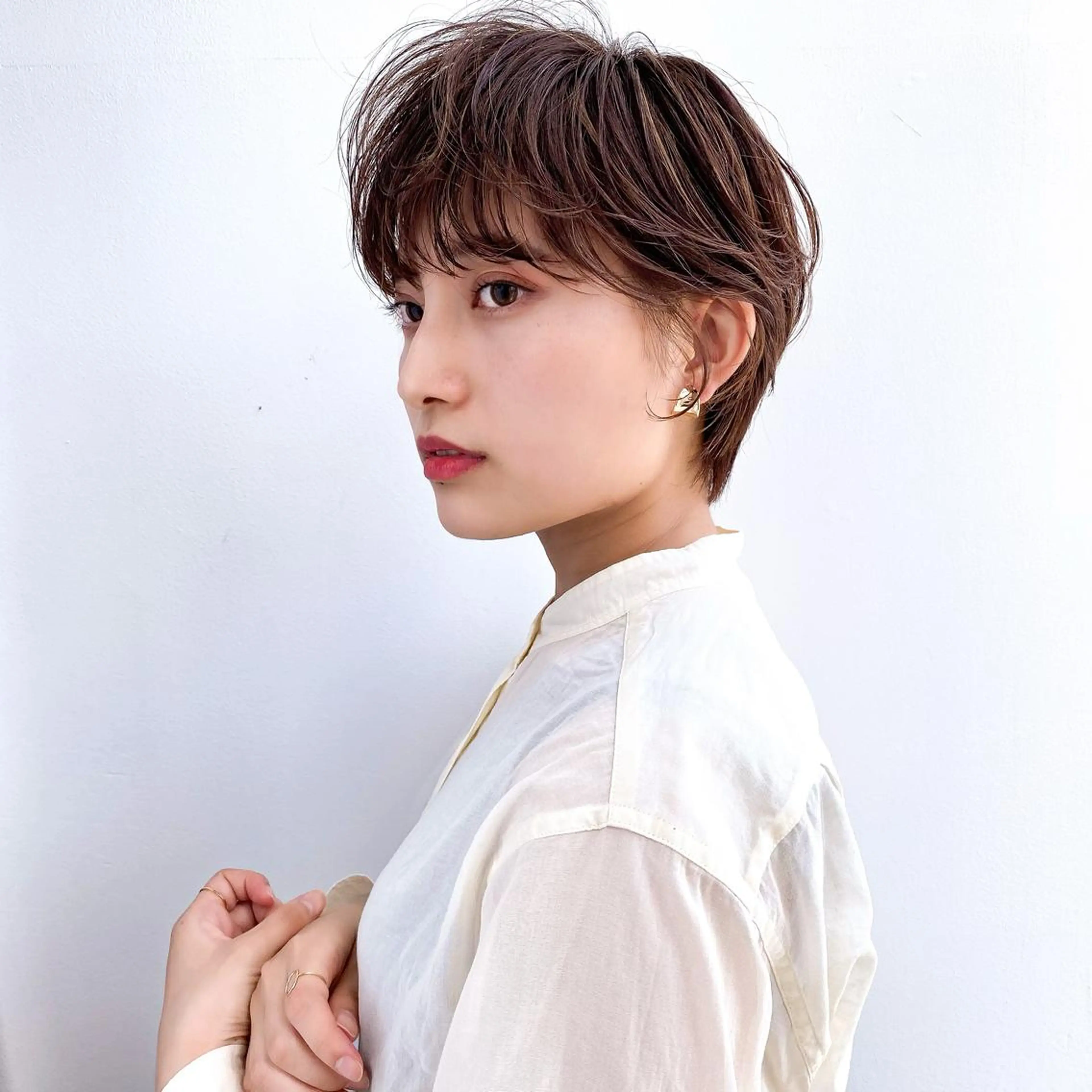 ショート カラー ブラウンカラー ナチュラルブラウン 似合わせショート/透 明感カラー/西田祐賀のヘアスタイル