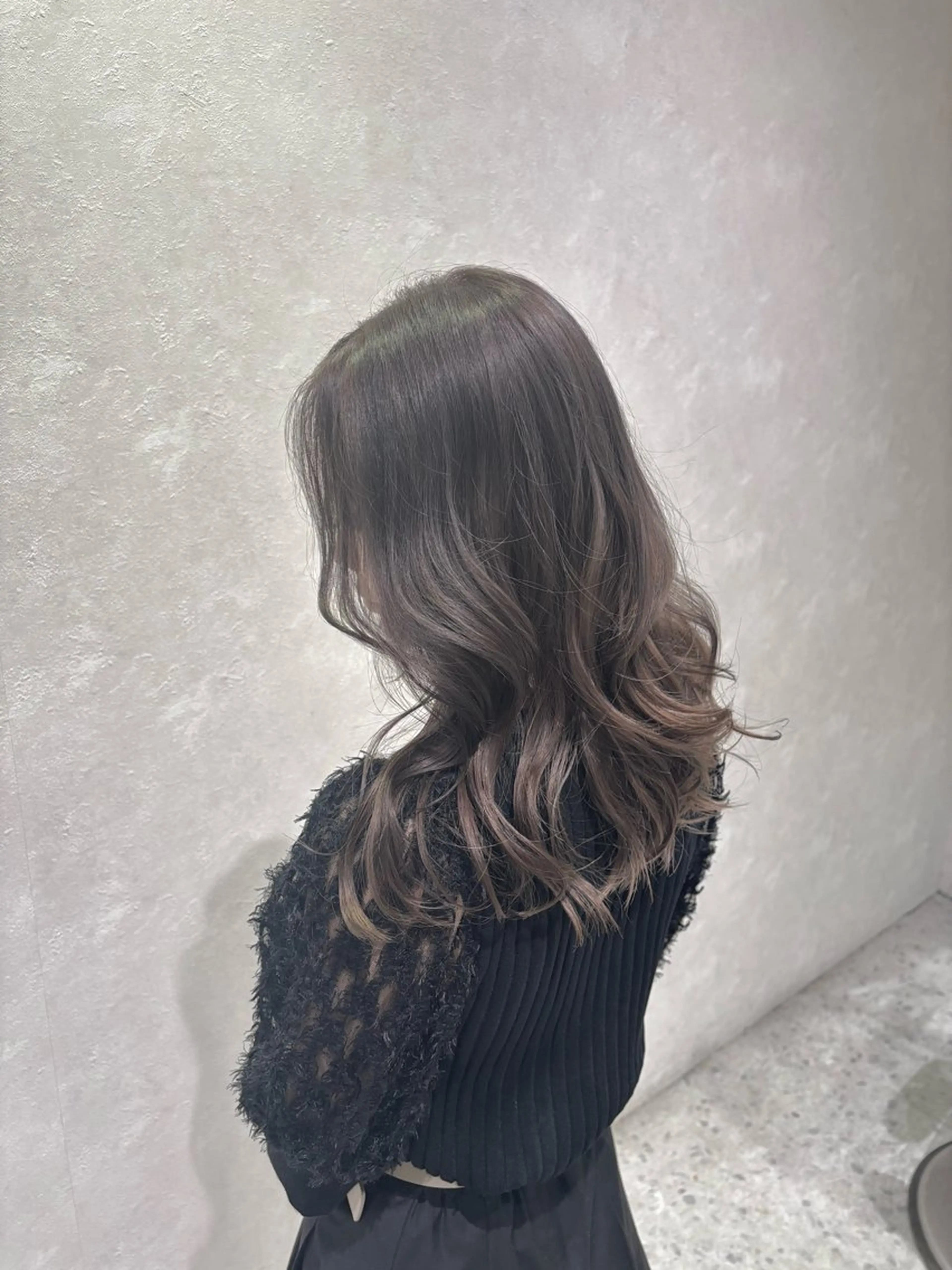 セミロング カラー ヘアカラー 山田 梨央のヘアスタイル