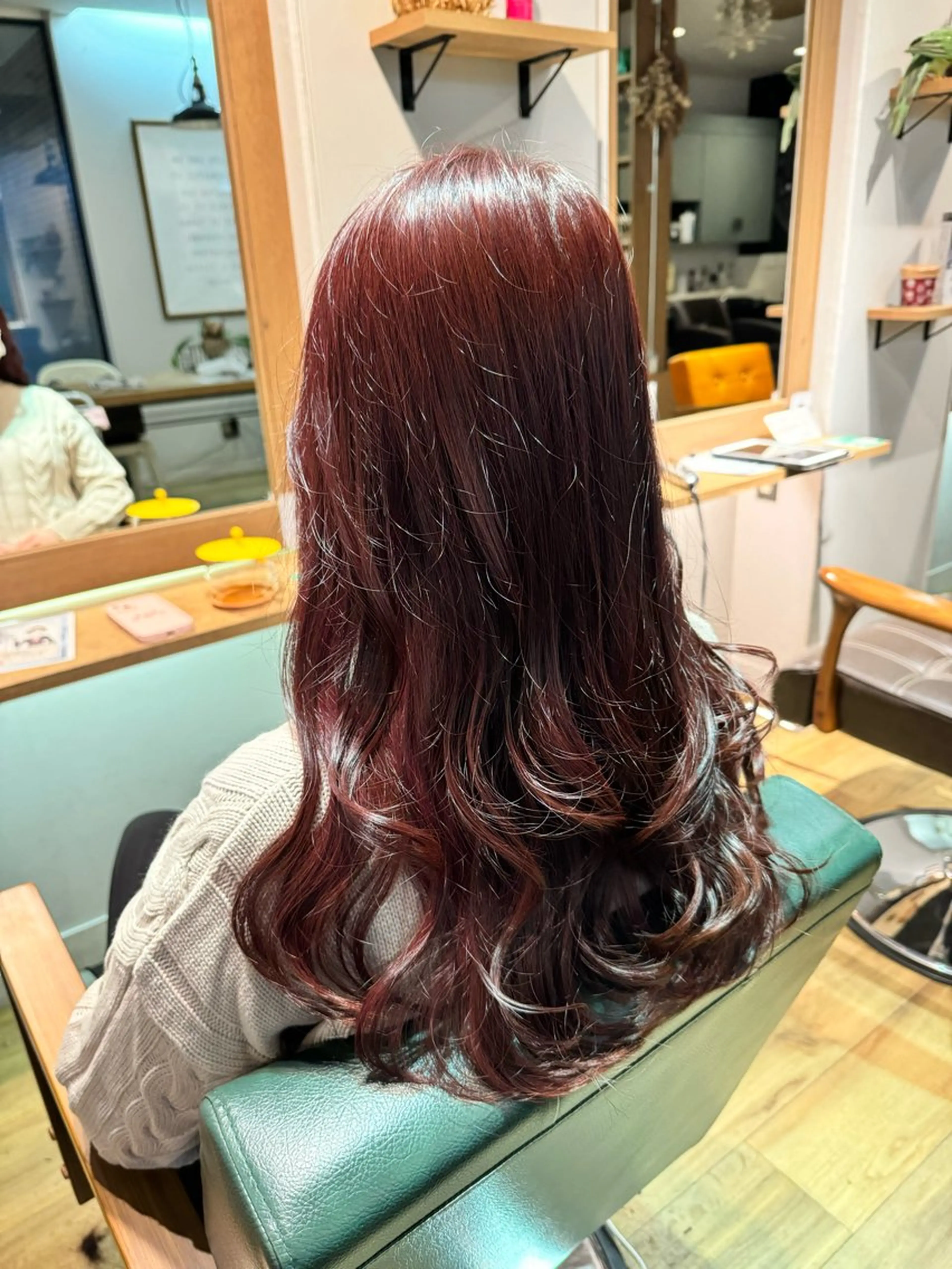 ロング カラー ボルドーカラー ヘアカラー トリートメント ツキダテ ユイのヘアスタイル