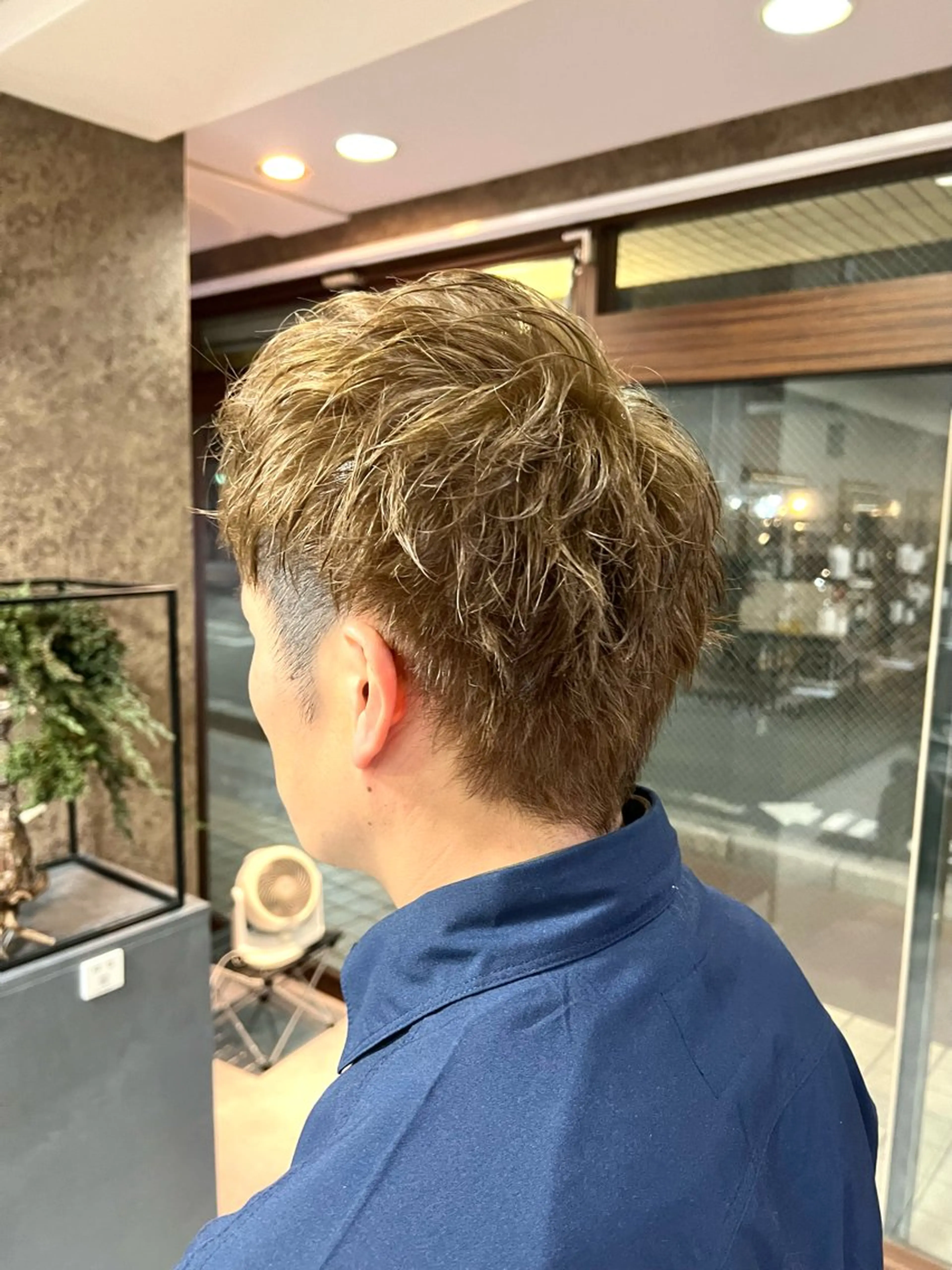 ショート イエローカラー ヘアカラー SHIOZAWA所属・SHIOZAWA 細谷のヘアスタイル
