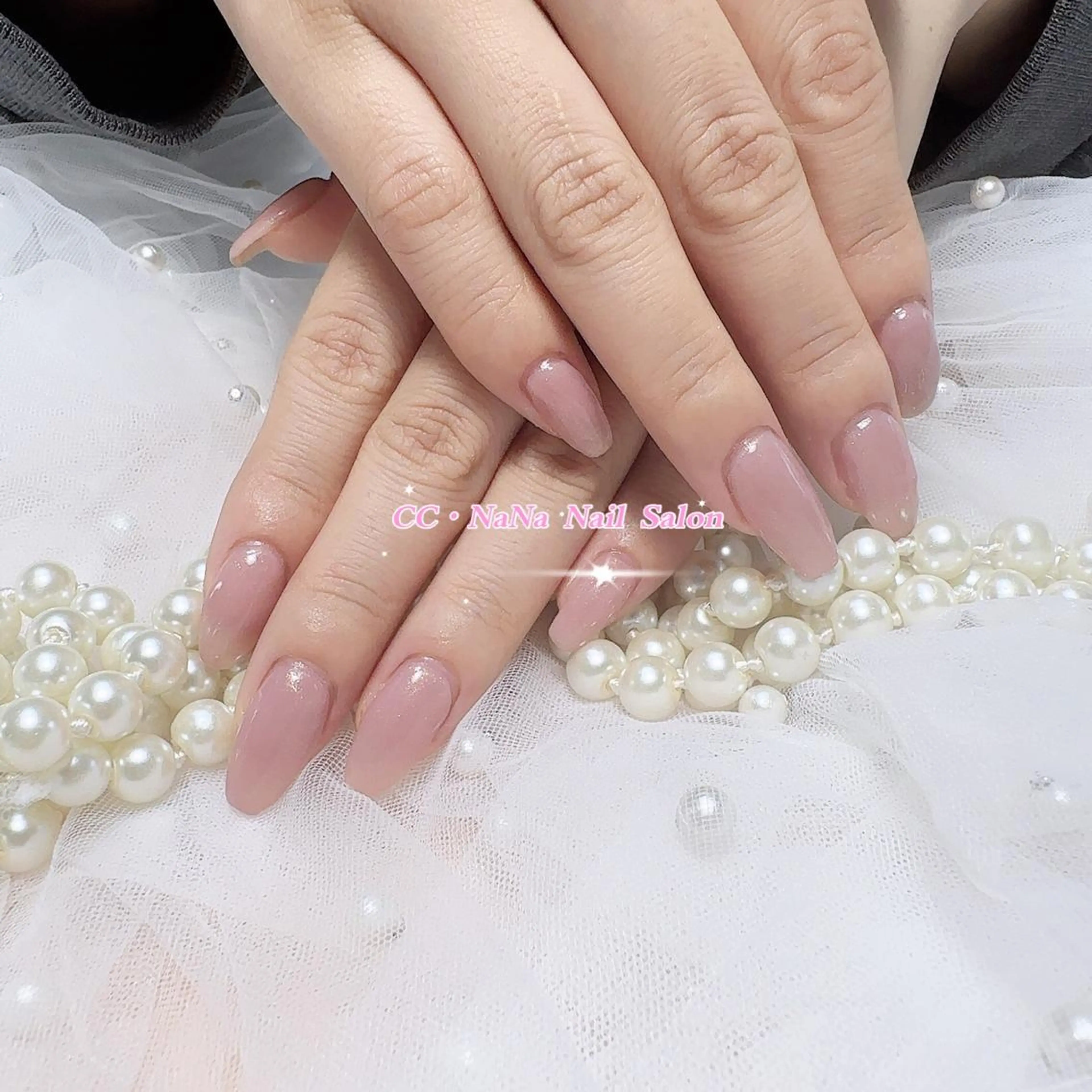 ネイル チークネイル フラッシュネイル ハート キラキラネイル 韓国ネイル ハンドネイル CC  NaNa ワンホンネイル🌙Nのネイルデザイン