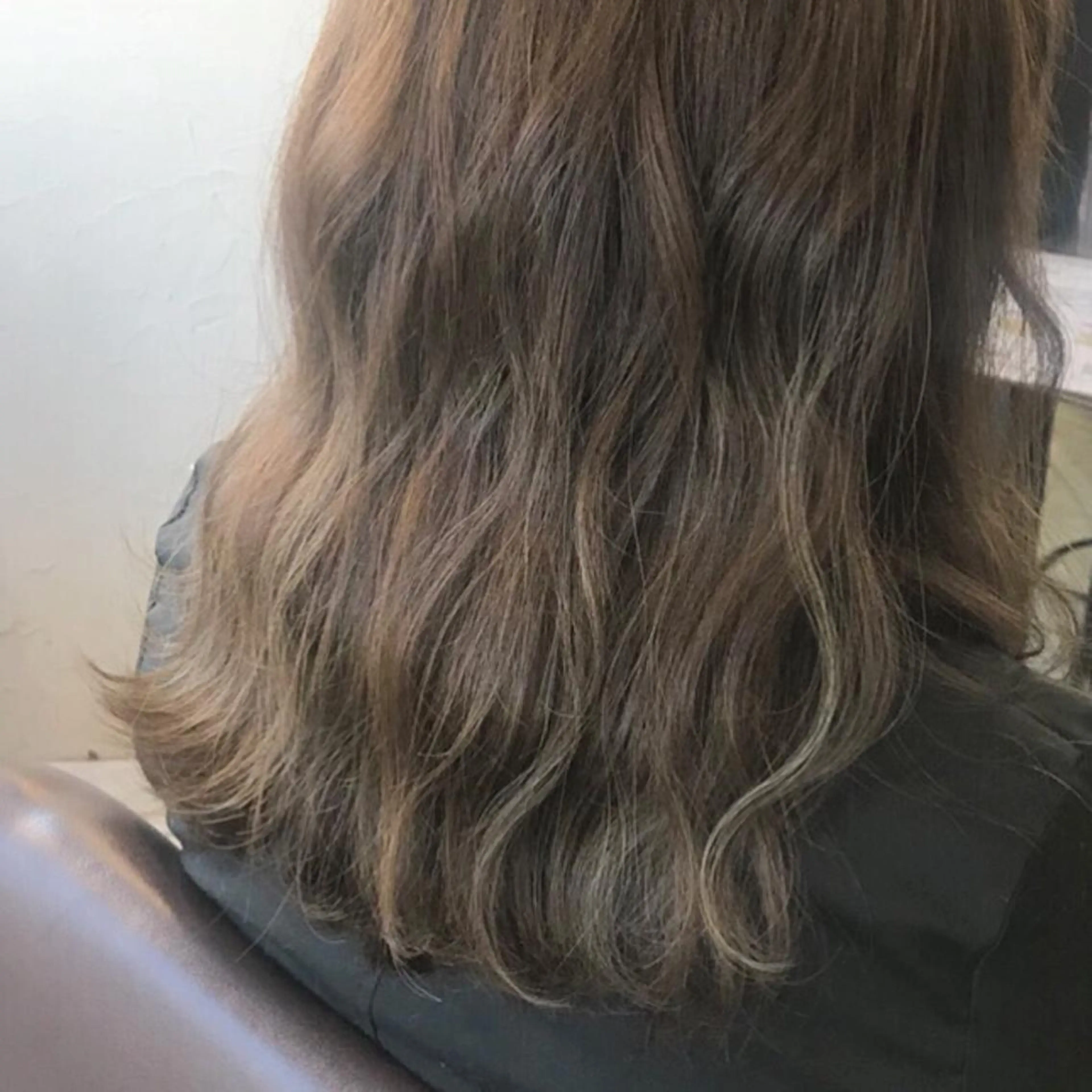 セミロング カラー アッシュ LoRE hair 四条河原町　西尾友里のヘアスタイル
