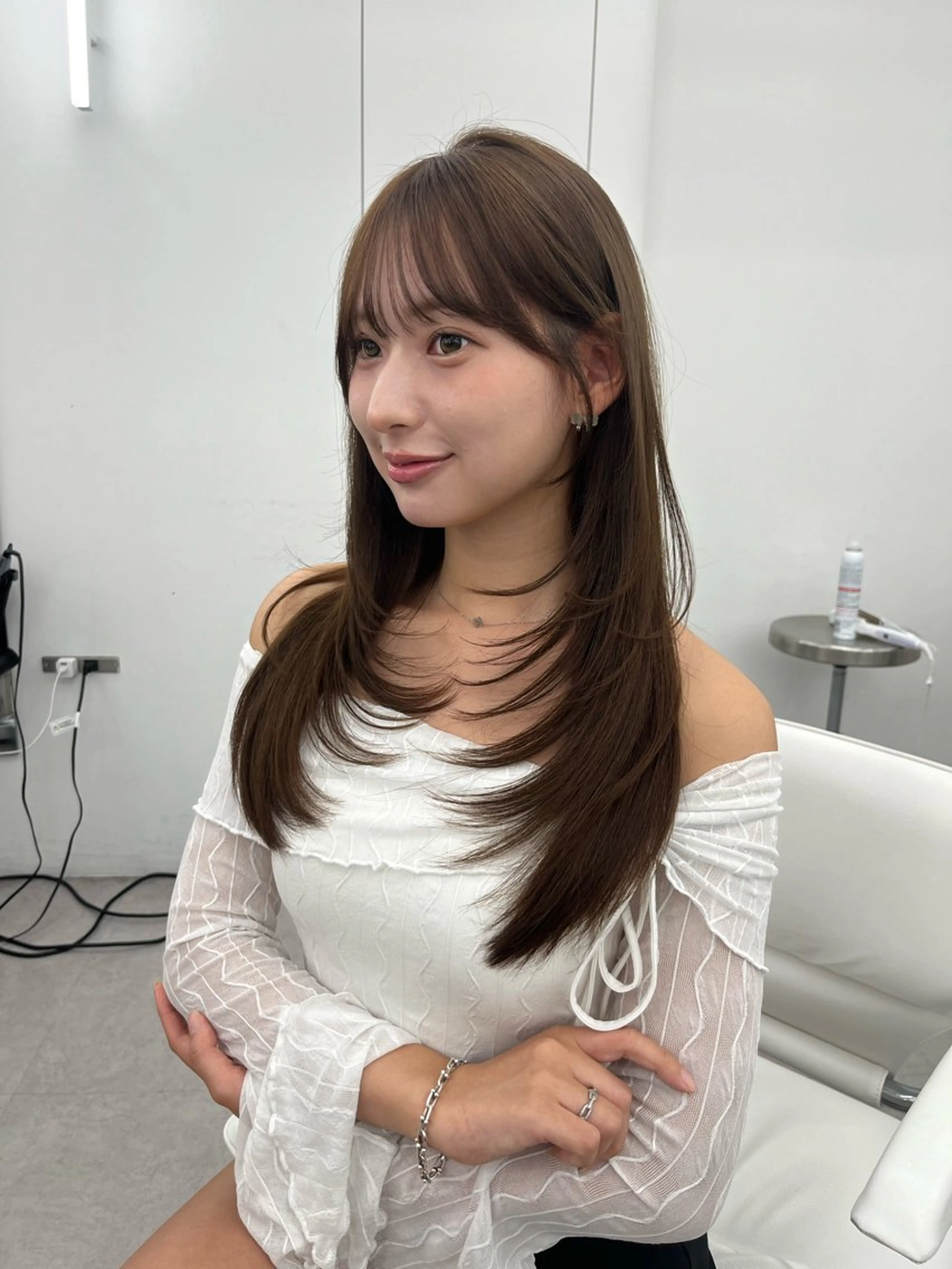 ロング カラー 透明感カラー グレージュ ハッシュカット ハイレイヤー 韓国風ヘア 透明感カラー🩵🩵 韓国ヘアkanatoのヘアスタイル
