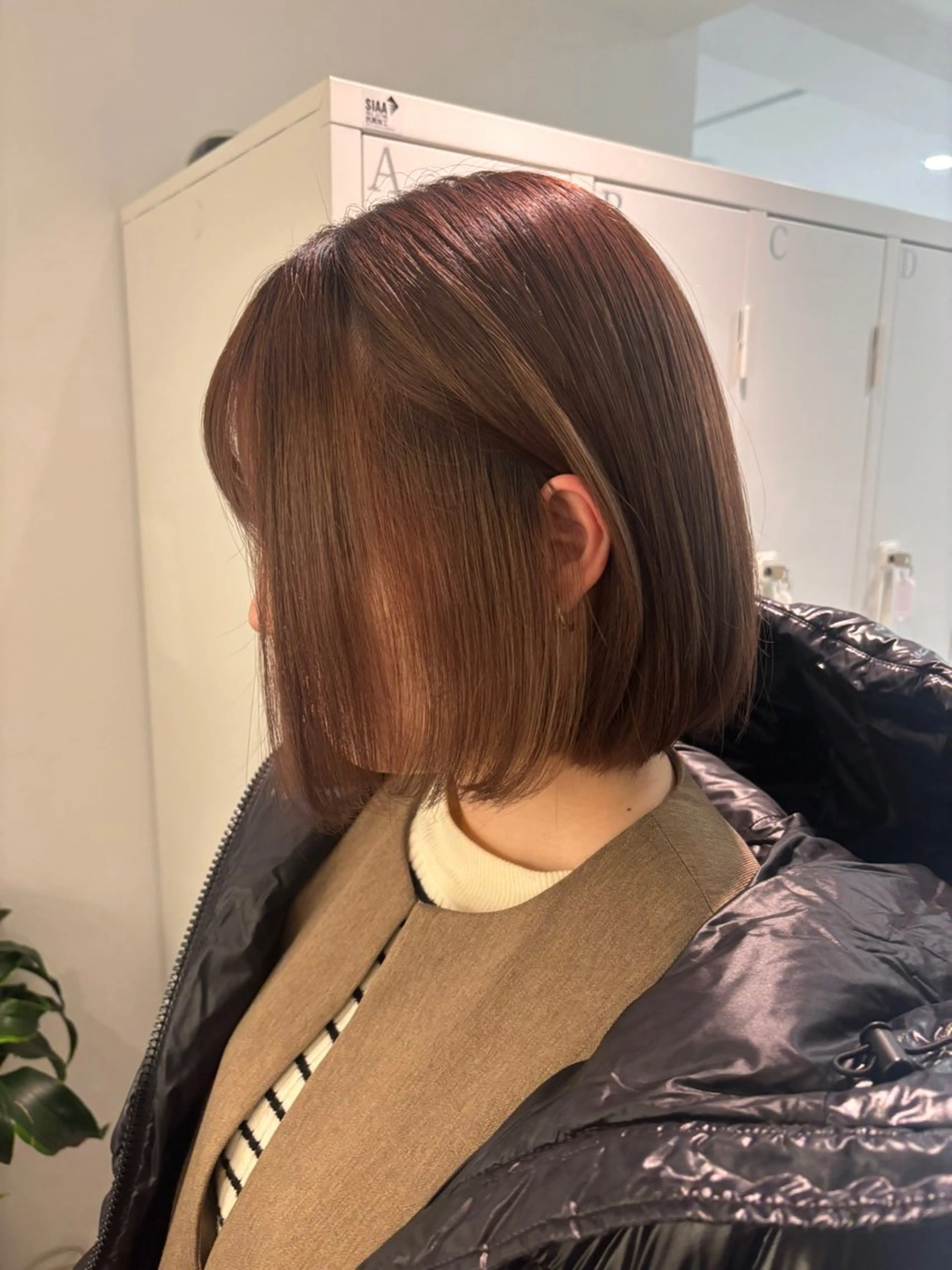 ショート カラー ベージュカラー ブリーチ ブラウンカラー ケアブリーチ カシス 小顔レイヤー×抜け感 hair／正源のヘアスタイル