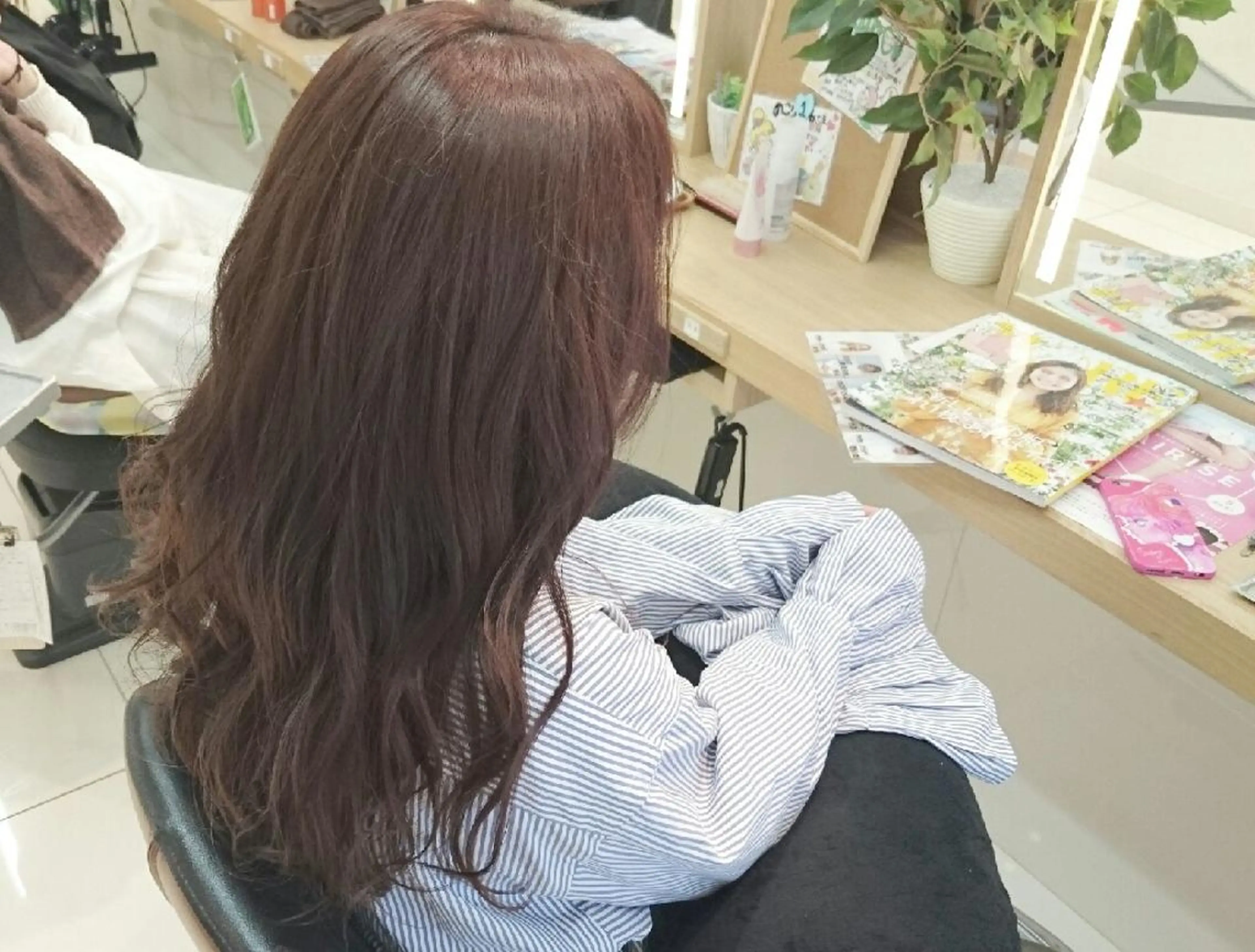 ロング カラー ベージュカラー ピンクカラー ピンクベージュ 透明感ハイライト◎ 伊藤夏海のヘアスタイル