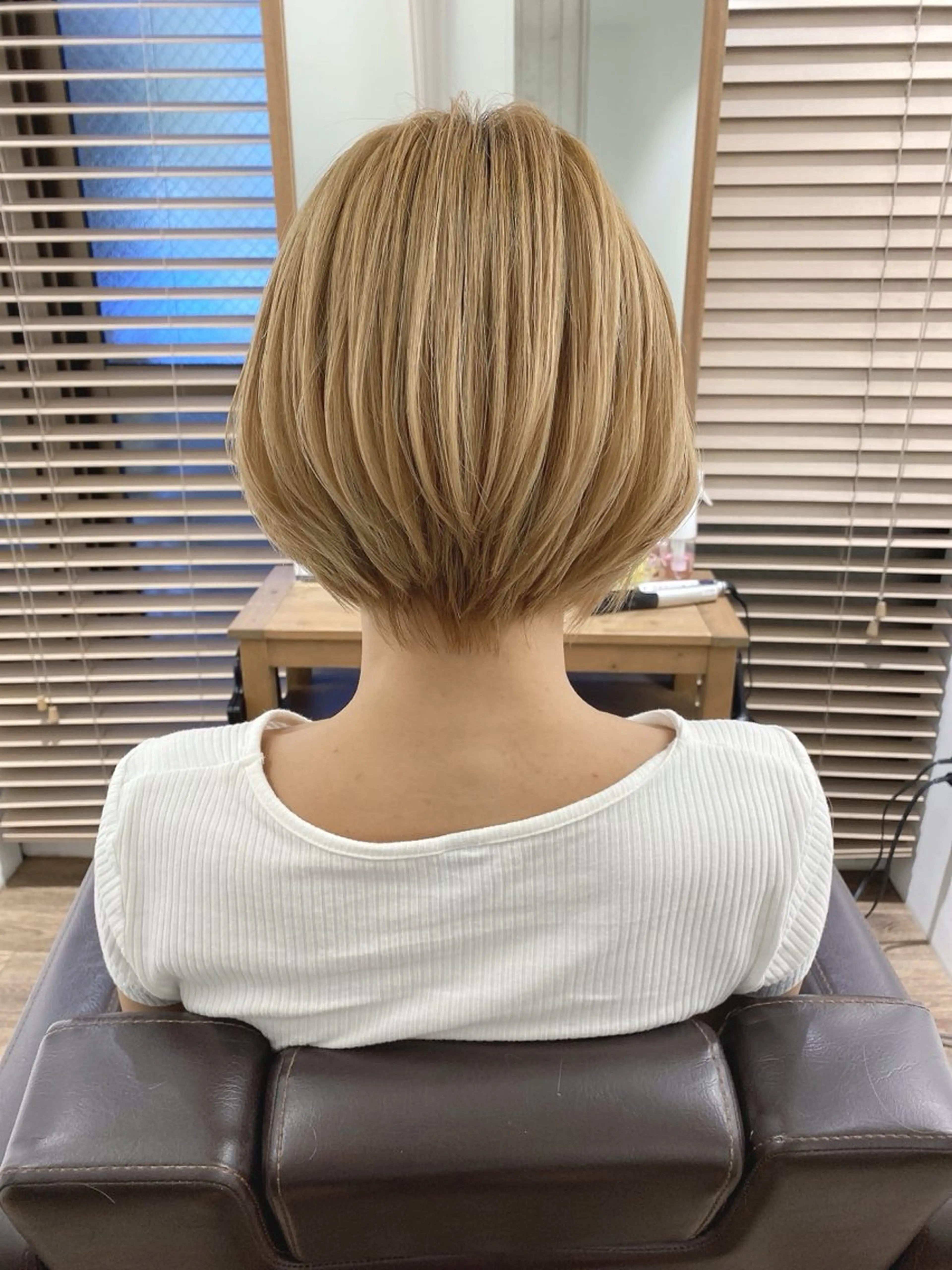 ショート カラー ベージュカラー ブリーチ GO TODAY SHAiRE SALON 横須賀所属・ハイライト⭐️上野 高広のヘアスタイル